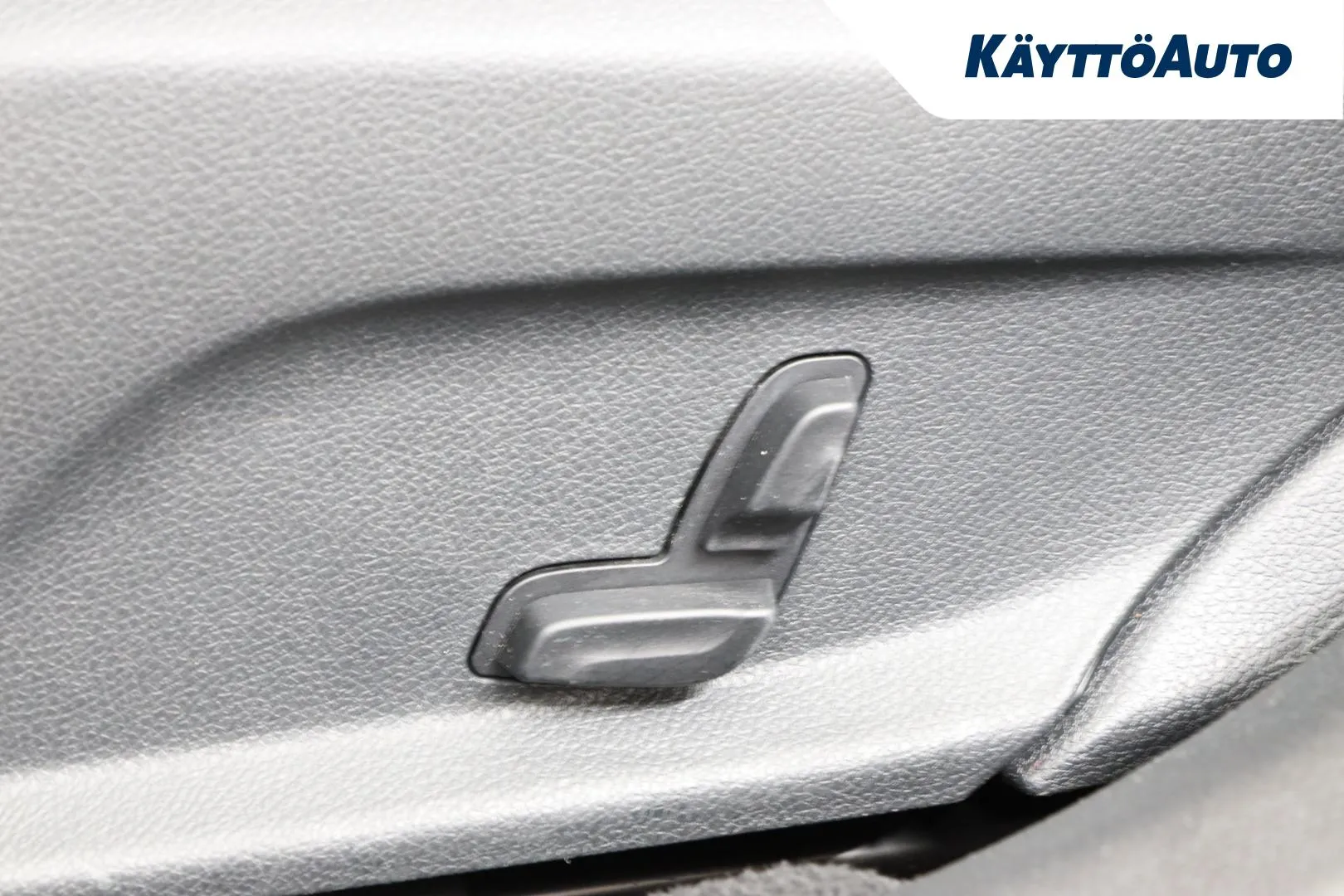 Mercedes-Benz E CPK-606 carousel image