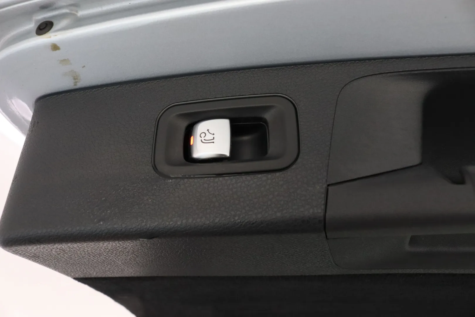 MERCEDES-BENZ E CPO-235 carousel image