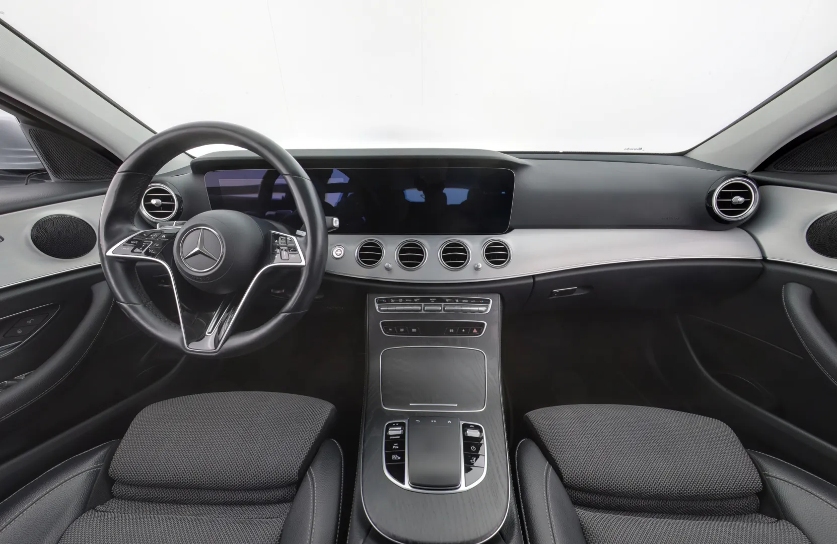 MERCEDES-BENZ E CPO-235 carousel image