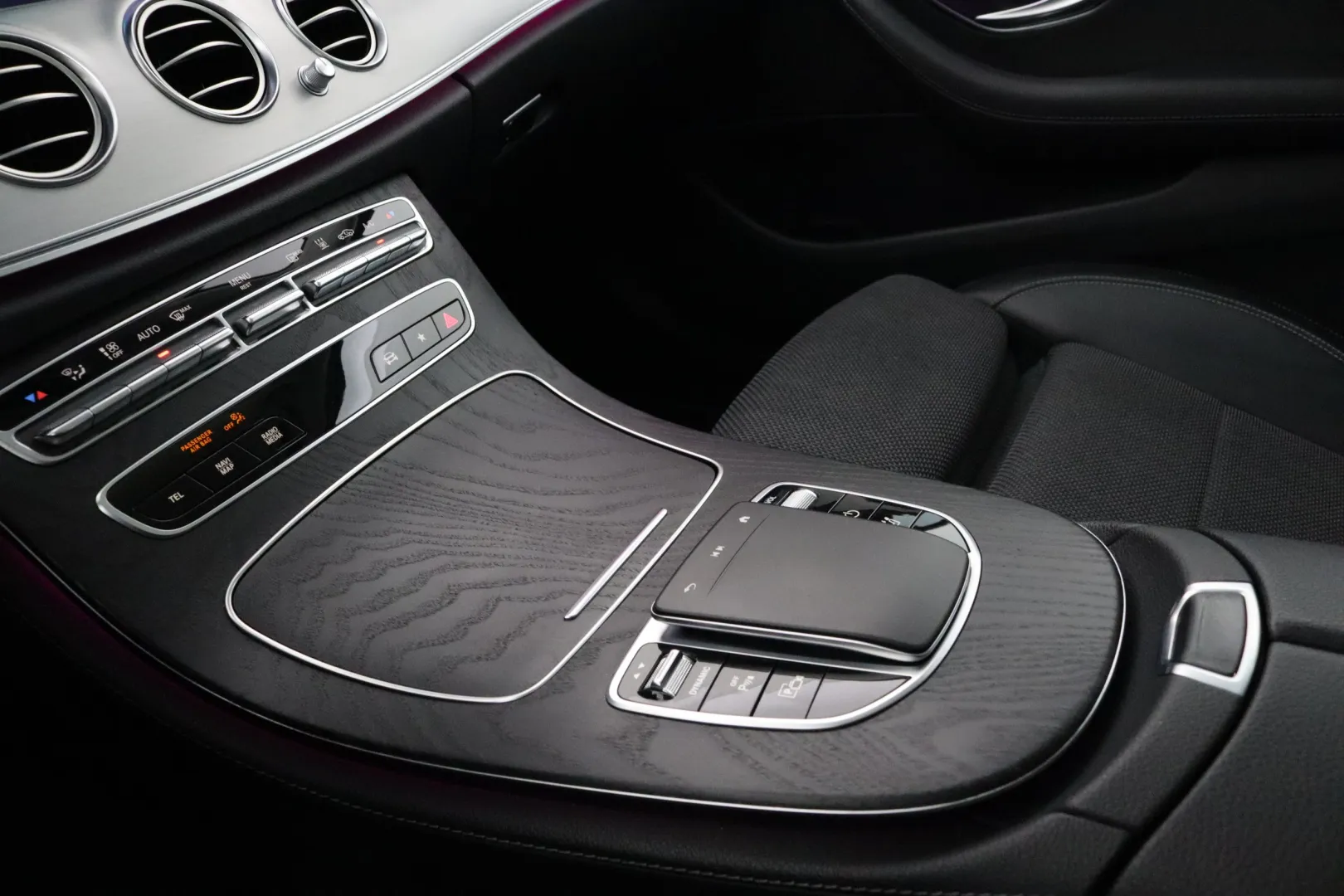 MERCEDES-BENZ E CPO-235 carousel image