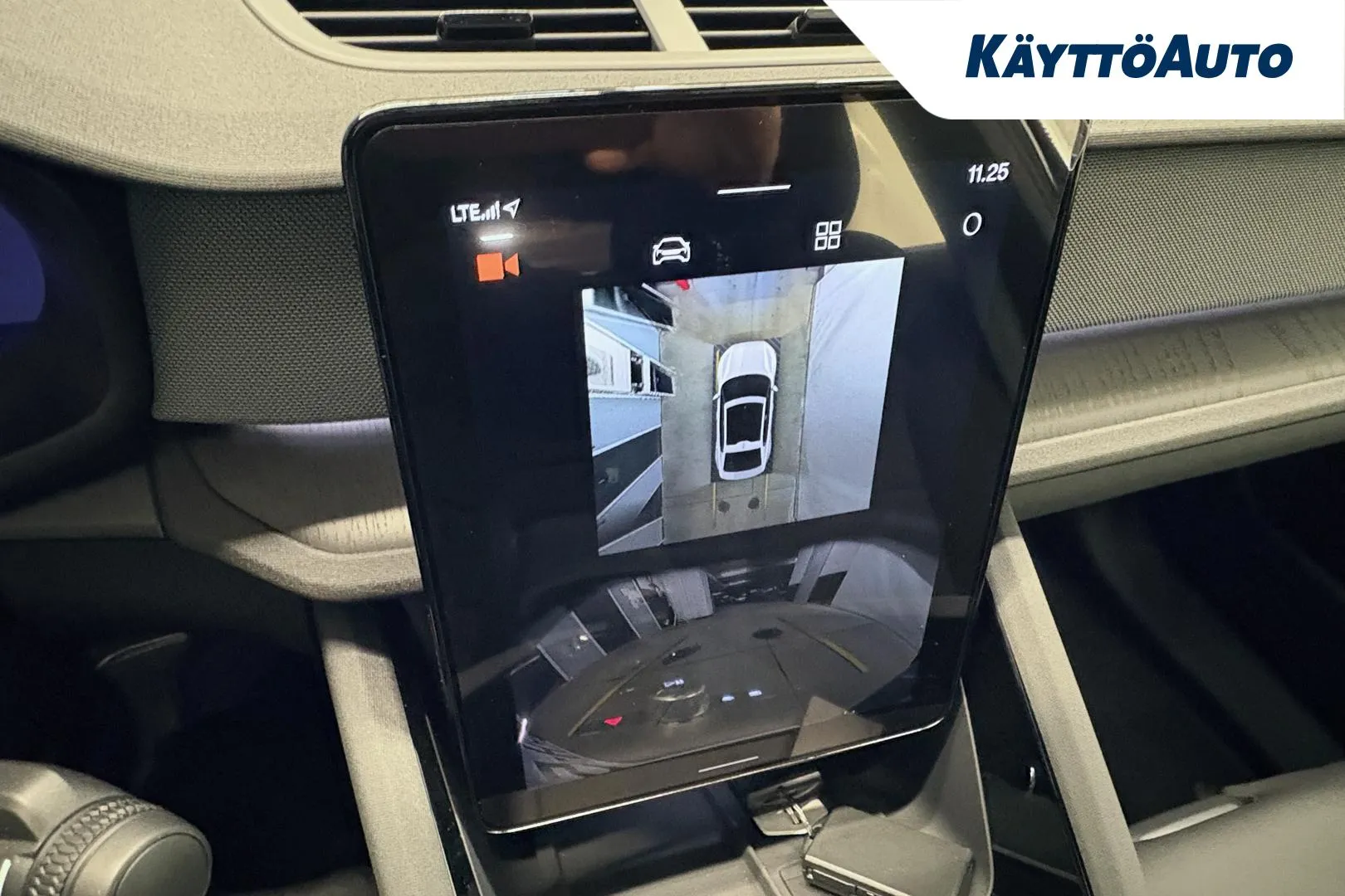 POLESTAR 2 GRH-567 carousel image