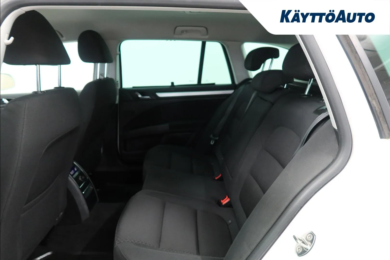 Skoda Superb JJK-226 carousel image