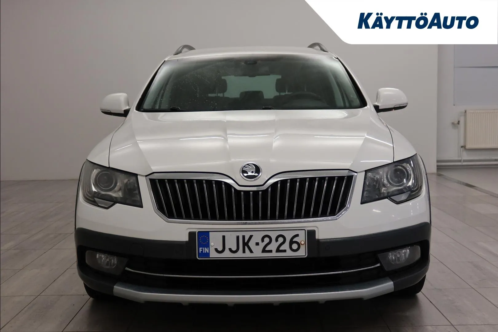 Skoda Superb JJK-226 carousel image