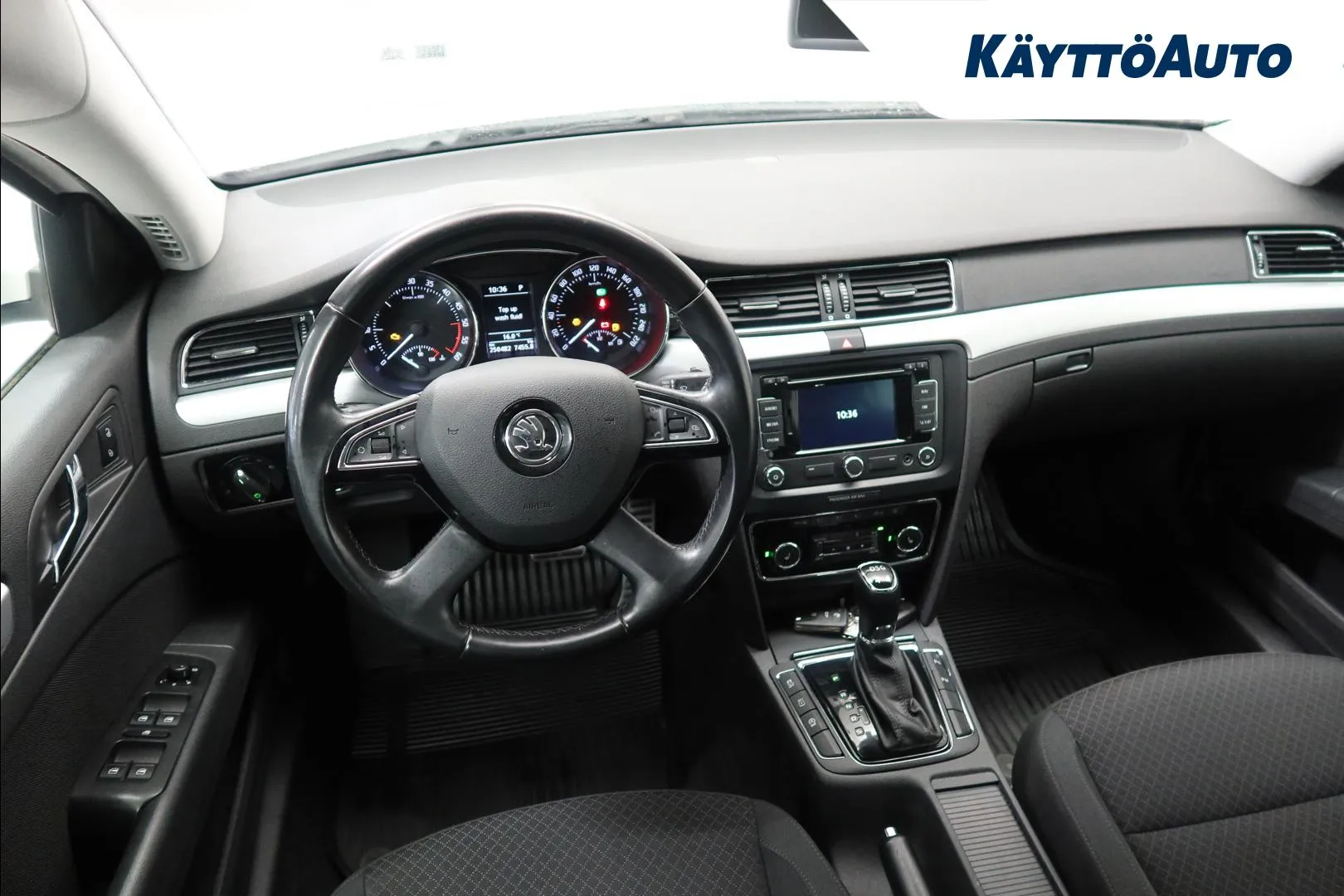 Skoda Superb JJK-226 carousel image