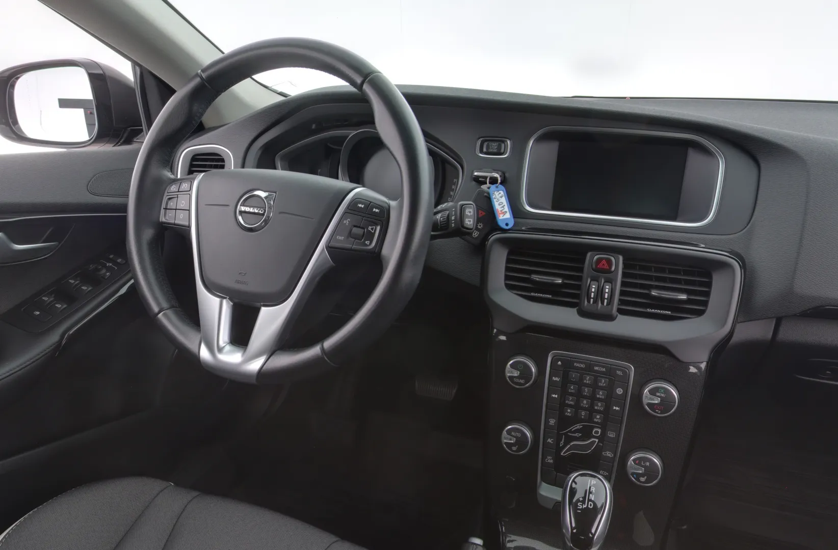 VOLVO V40 ERT-822 carousel image