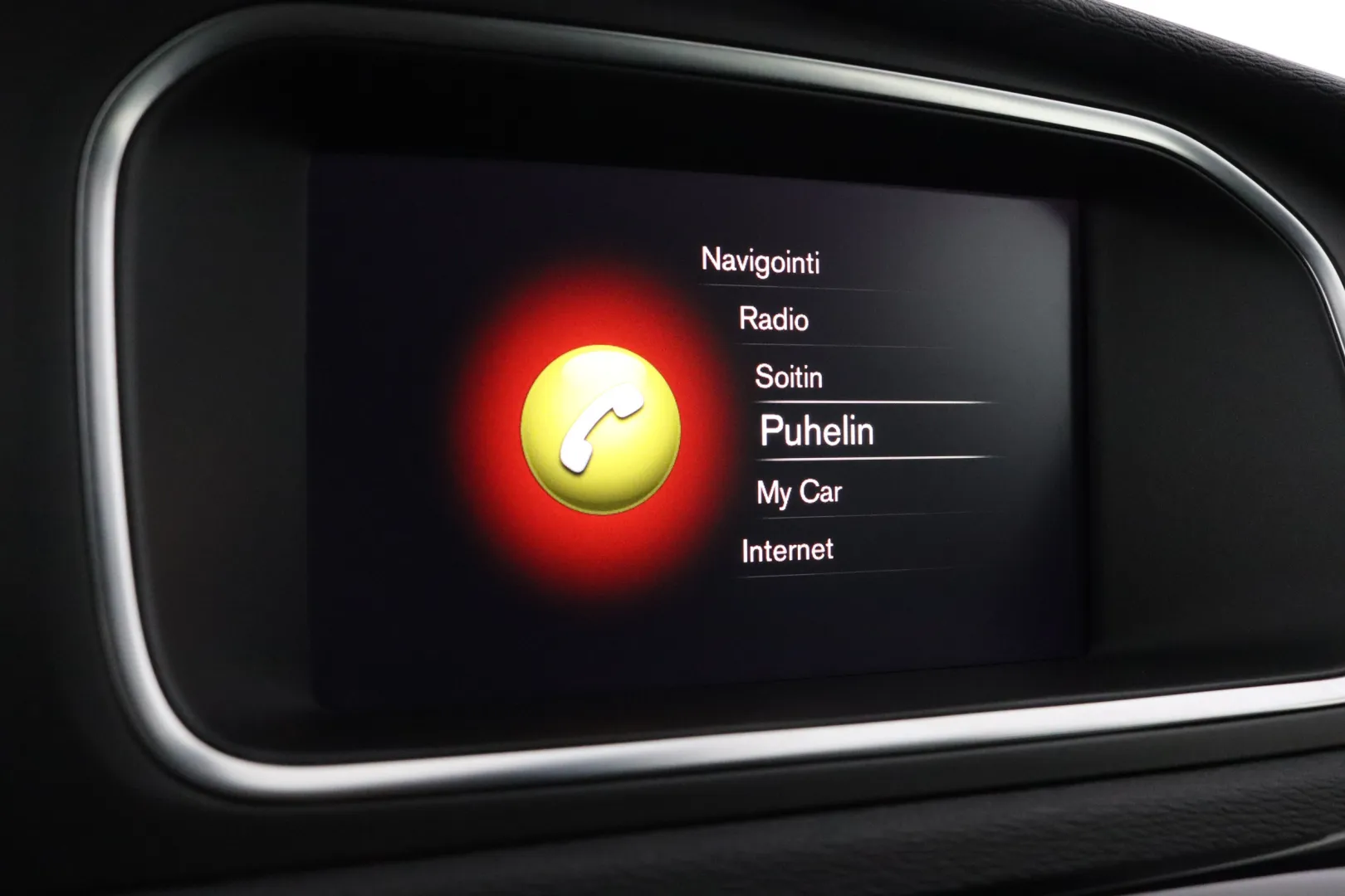VOLVO V40 ERT-822 carousel image