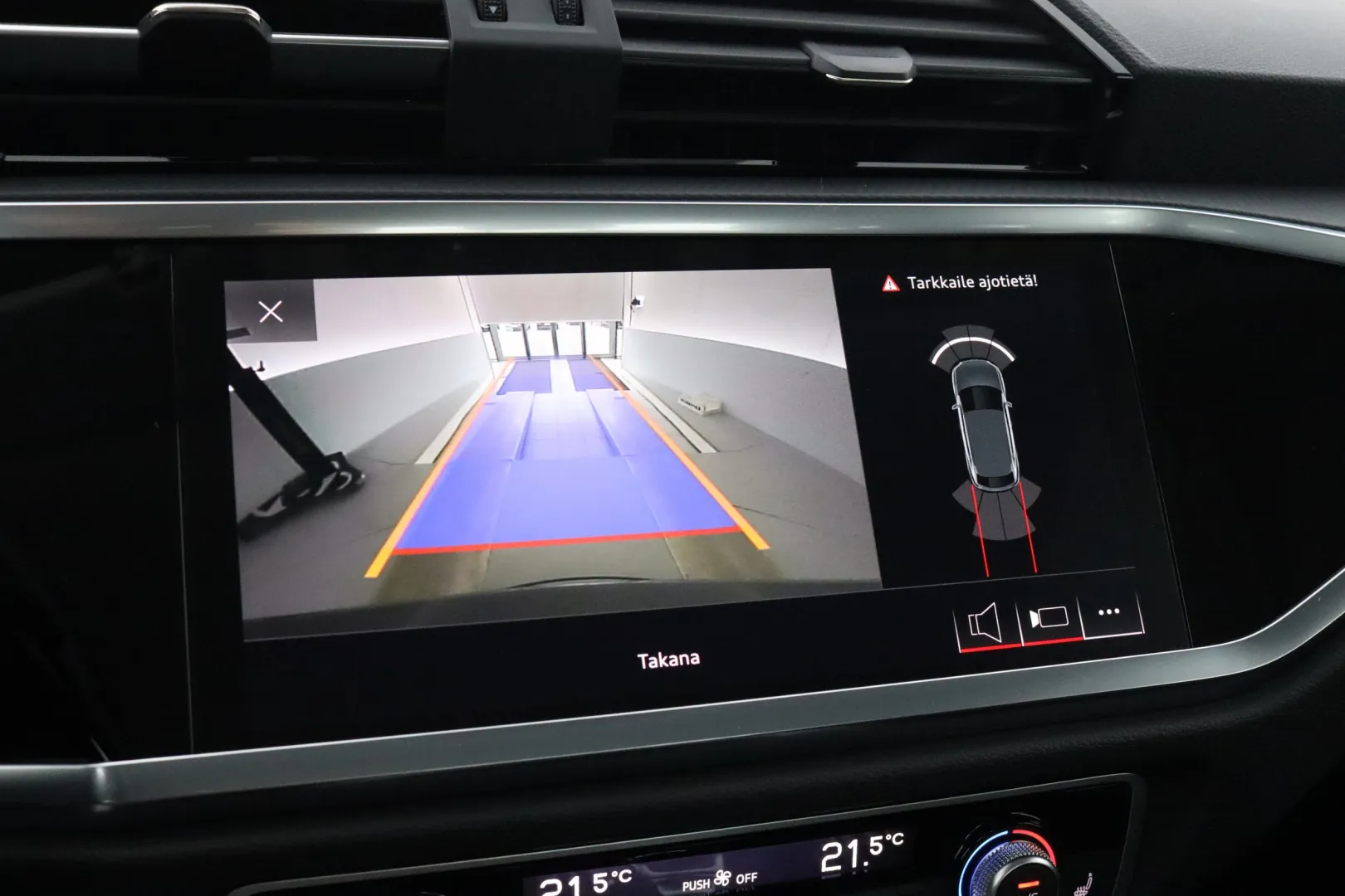 AUDI Q3 COO-834 carousel image