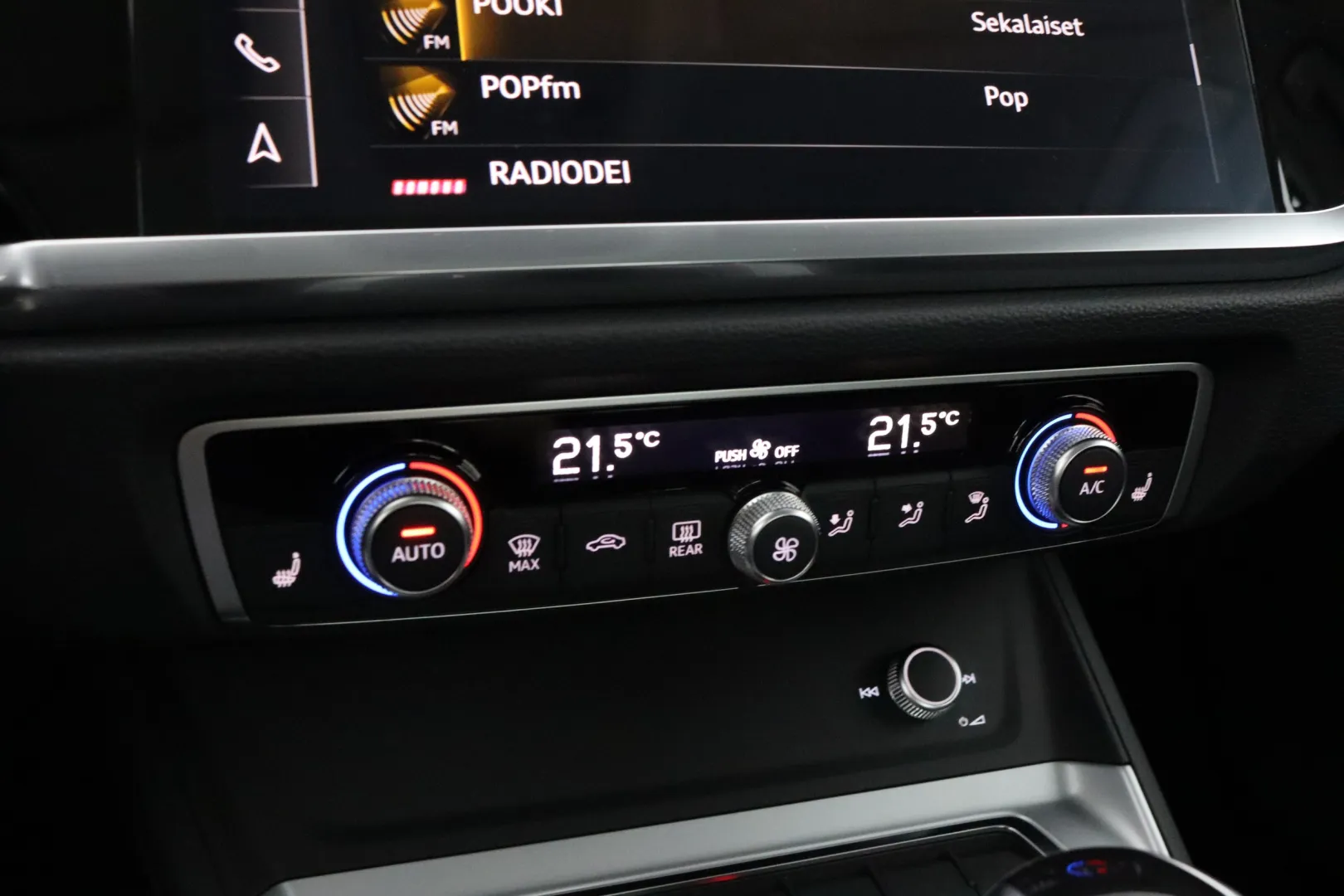 AUDI Q3 COO-834 carousel image