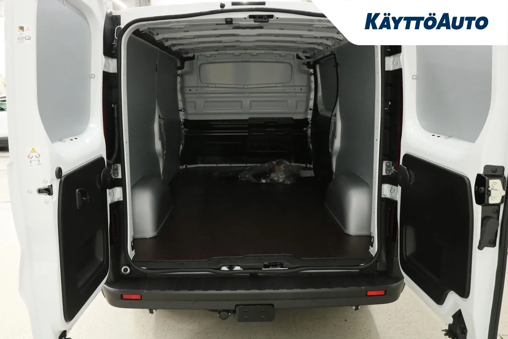 Renault Trafic RXM-349 carousel image