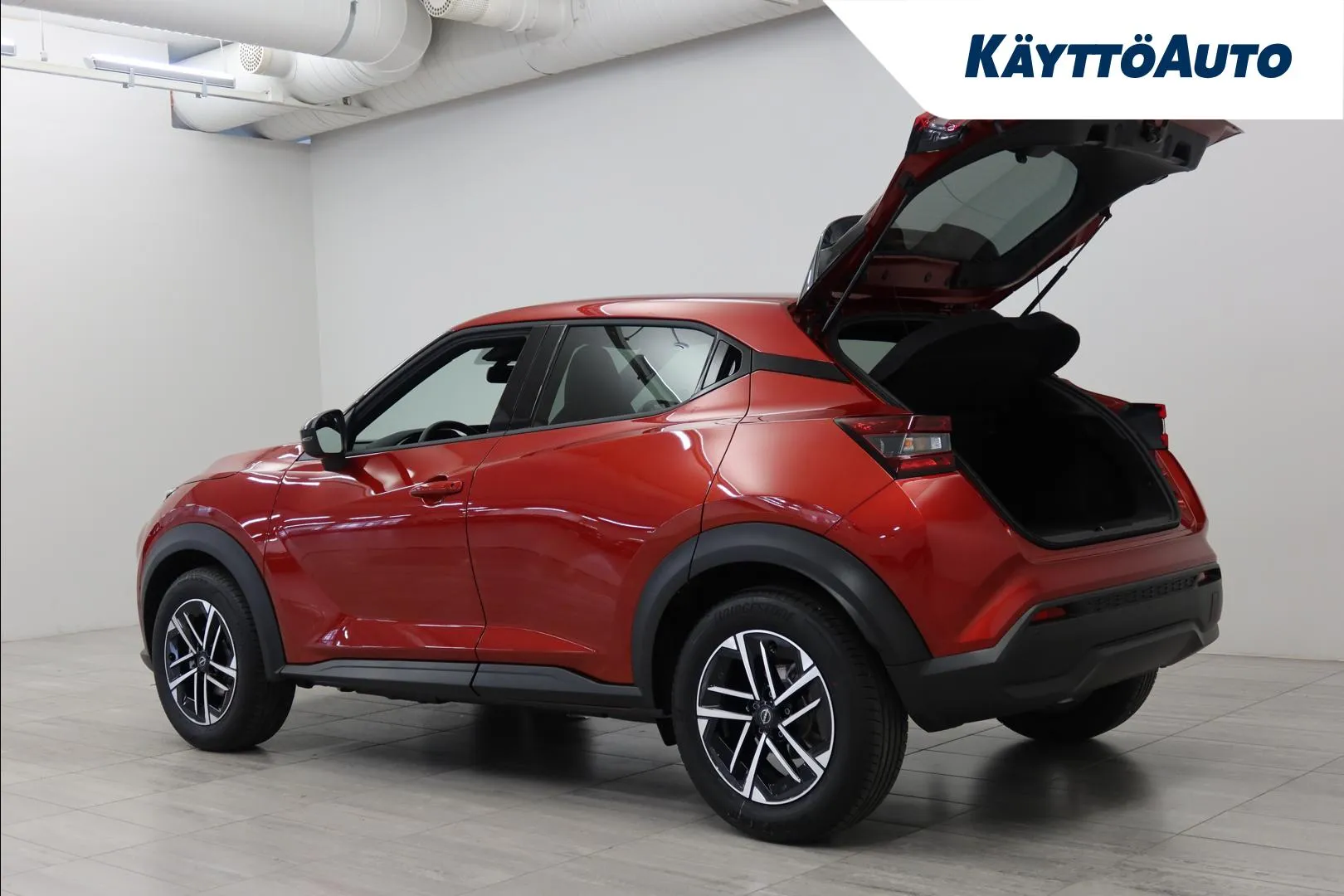 Nissan Juke XTJ-170 carousel image