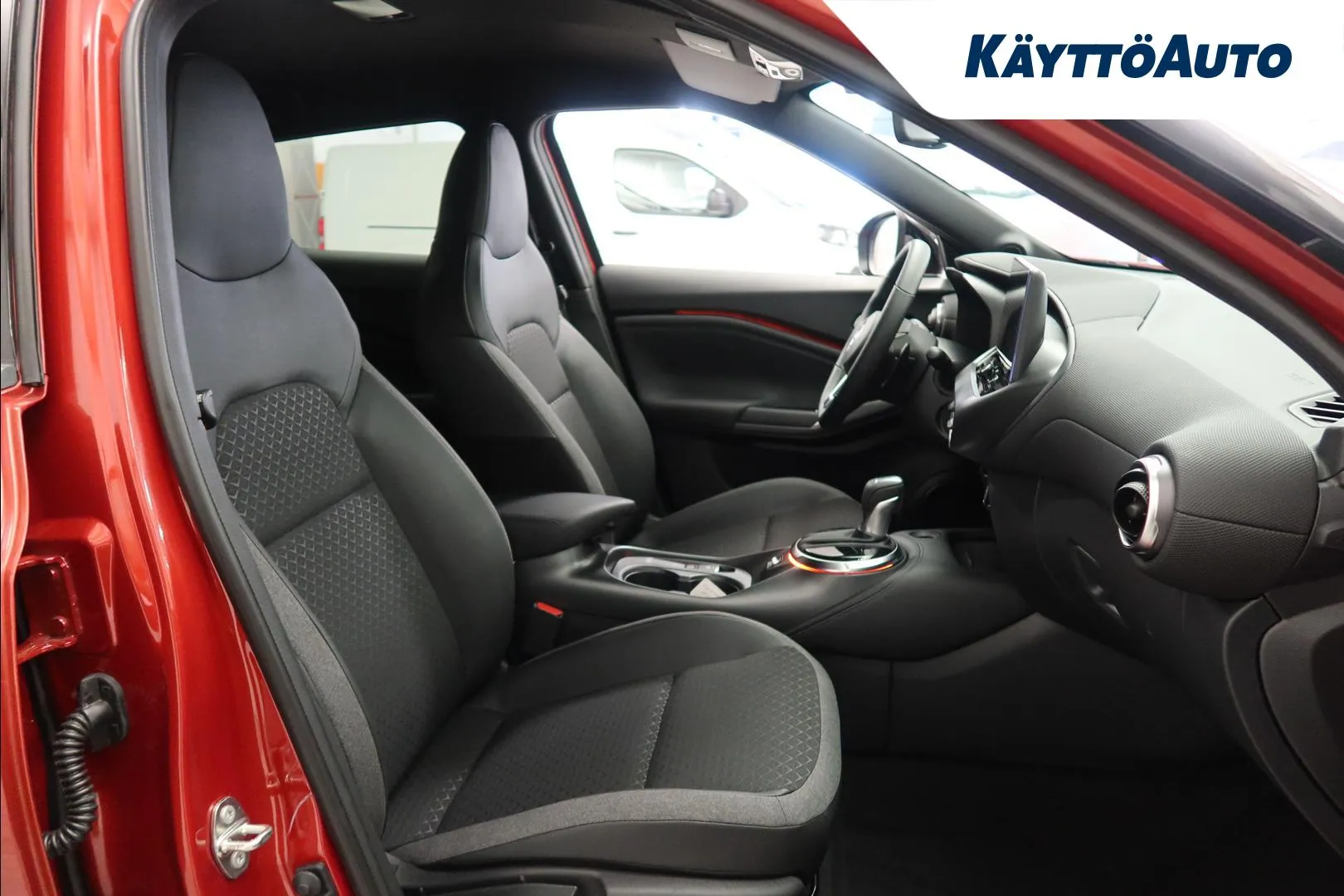 Nissan Juke XTJ-170 carousel image