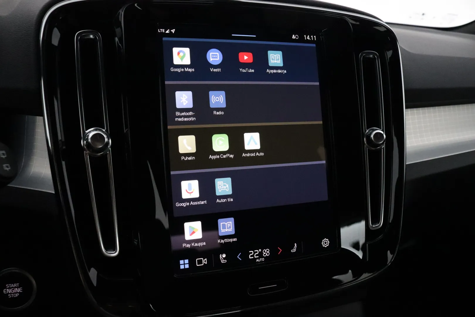 VOLVO XC40 CRV-138 carousel image