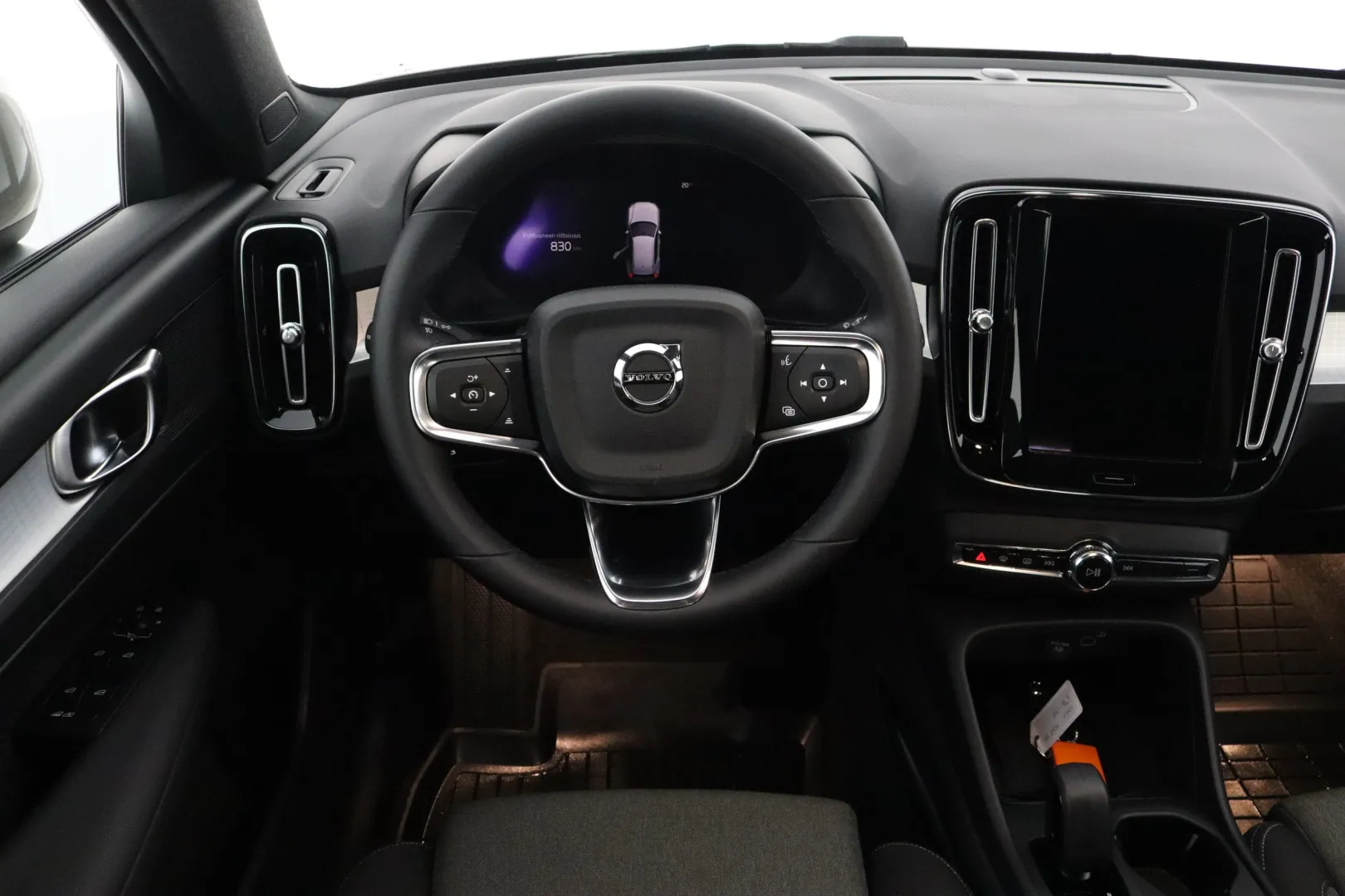 VOLVO XC40 CRV-138 carousel image