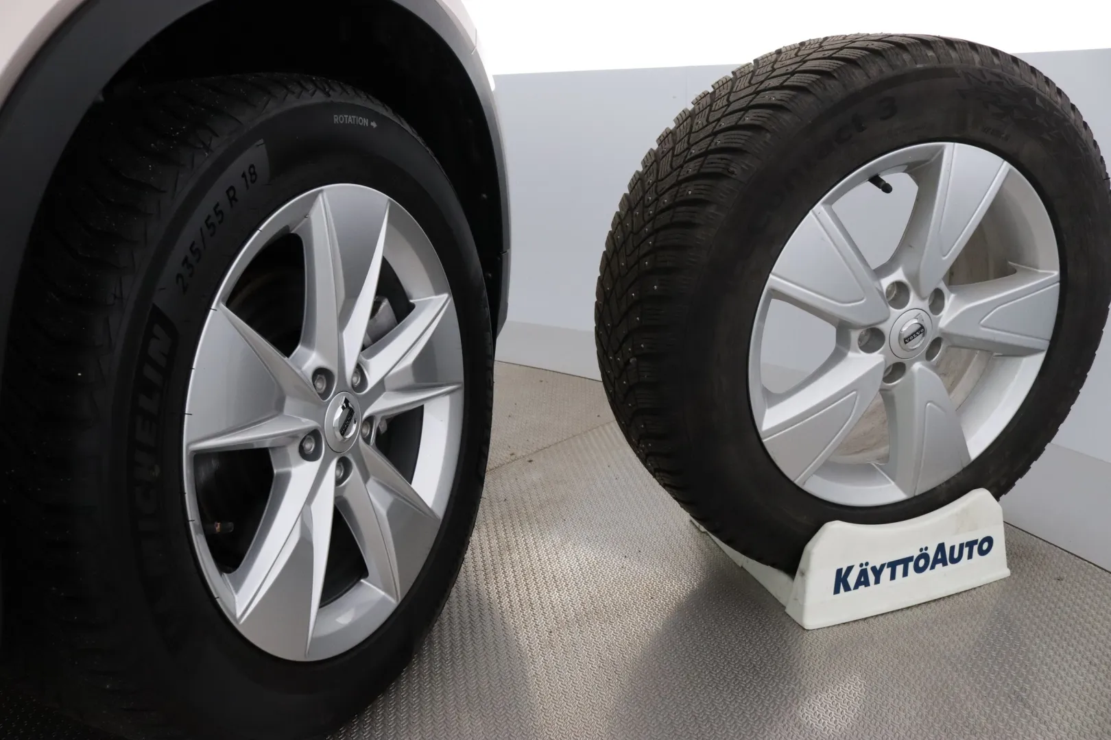VOLVO XC40 CRV-138 carousel image