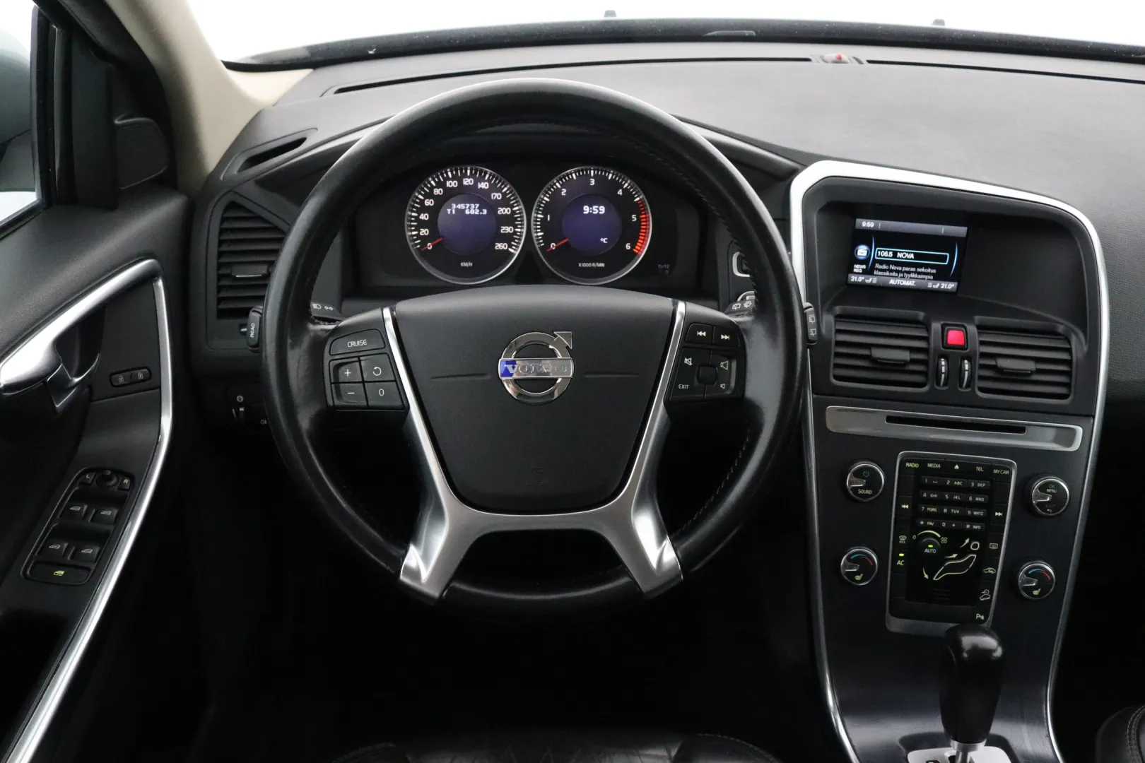 VOLVO XC60 SKO-515 carousel image