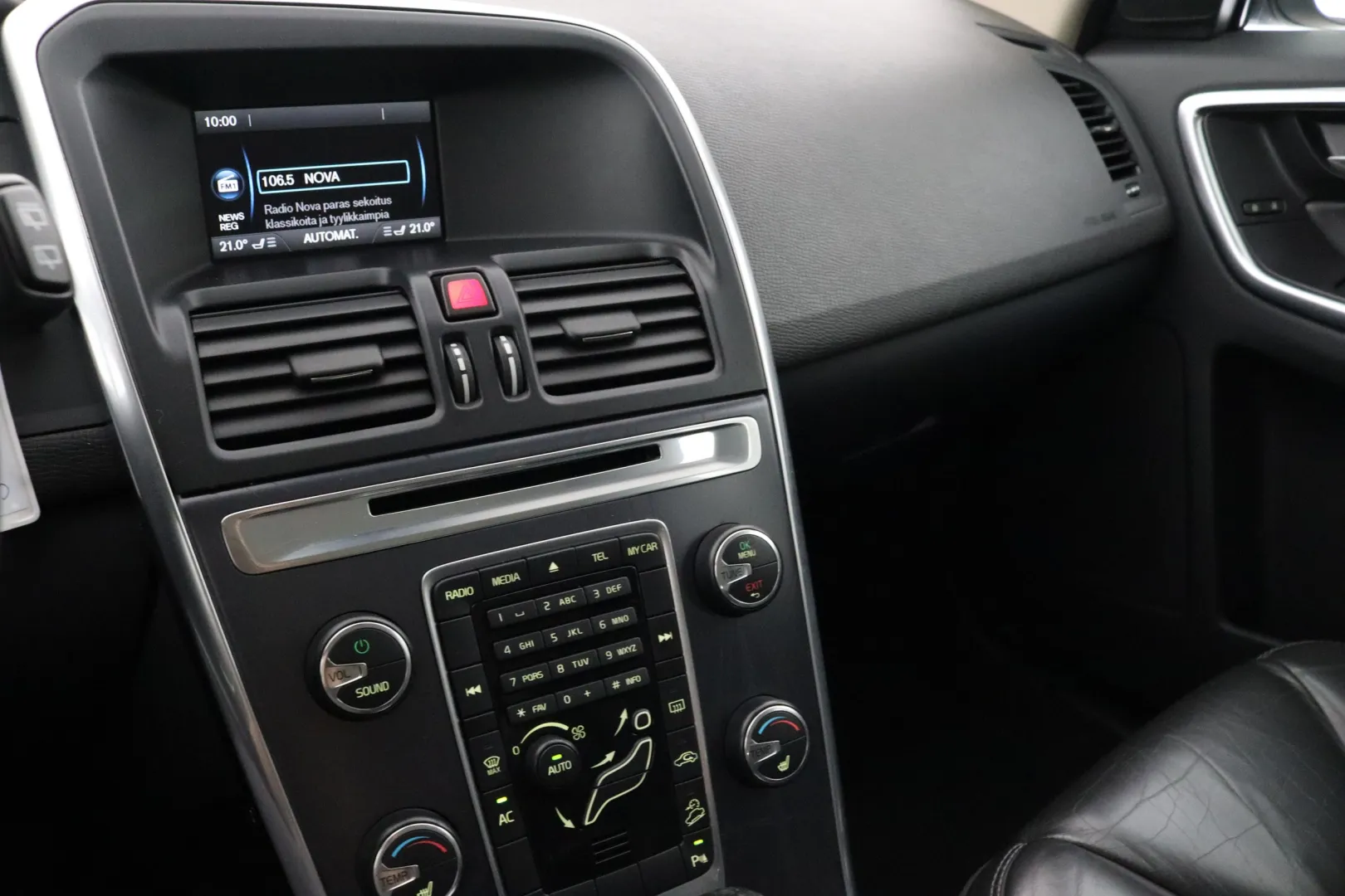 VOLVO XC60 SKO-515 carousel image