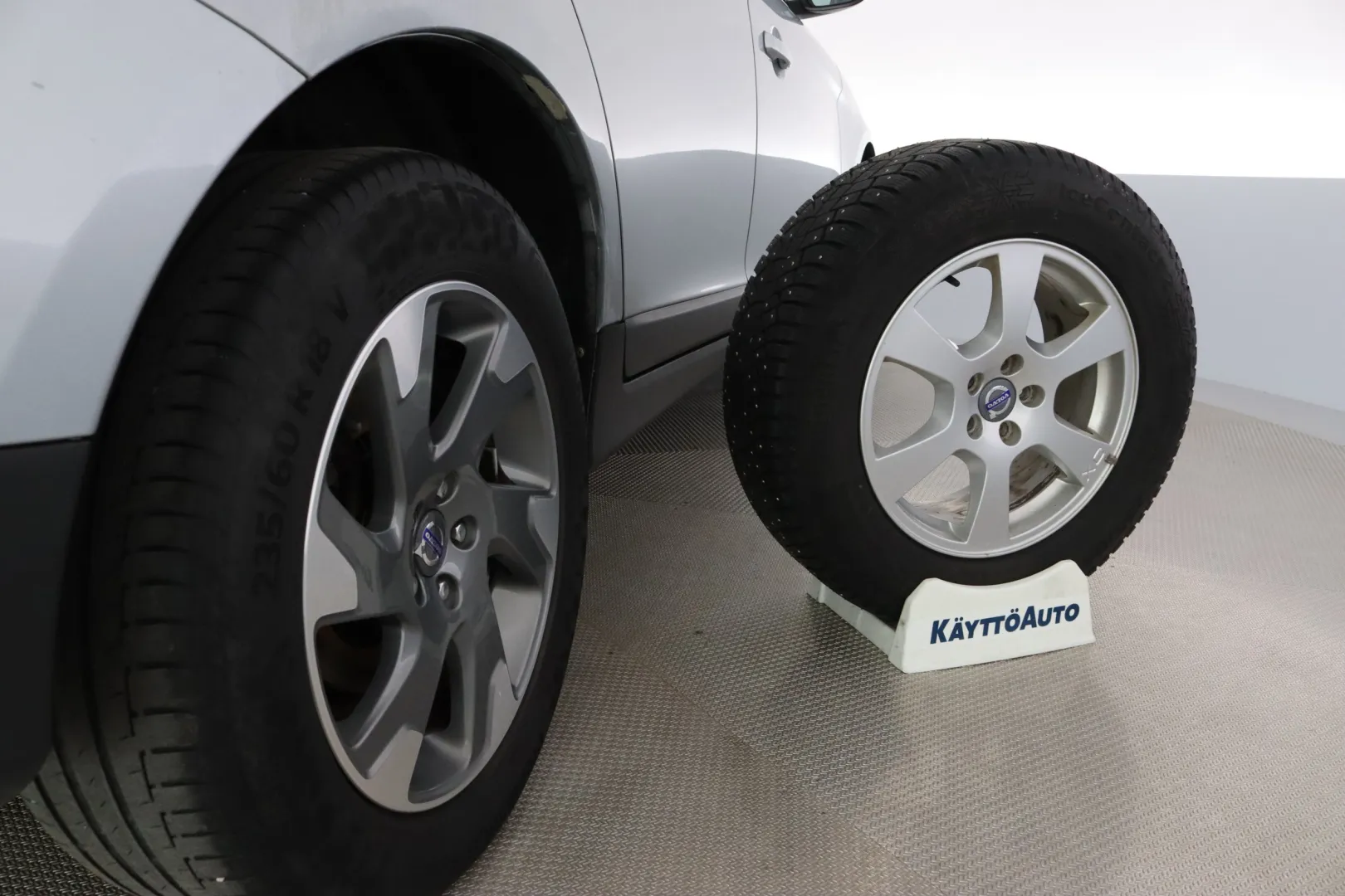 VOLVO XC60 SKO-515 carousel image