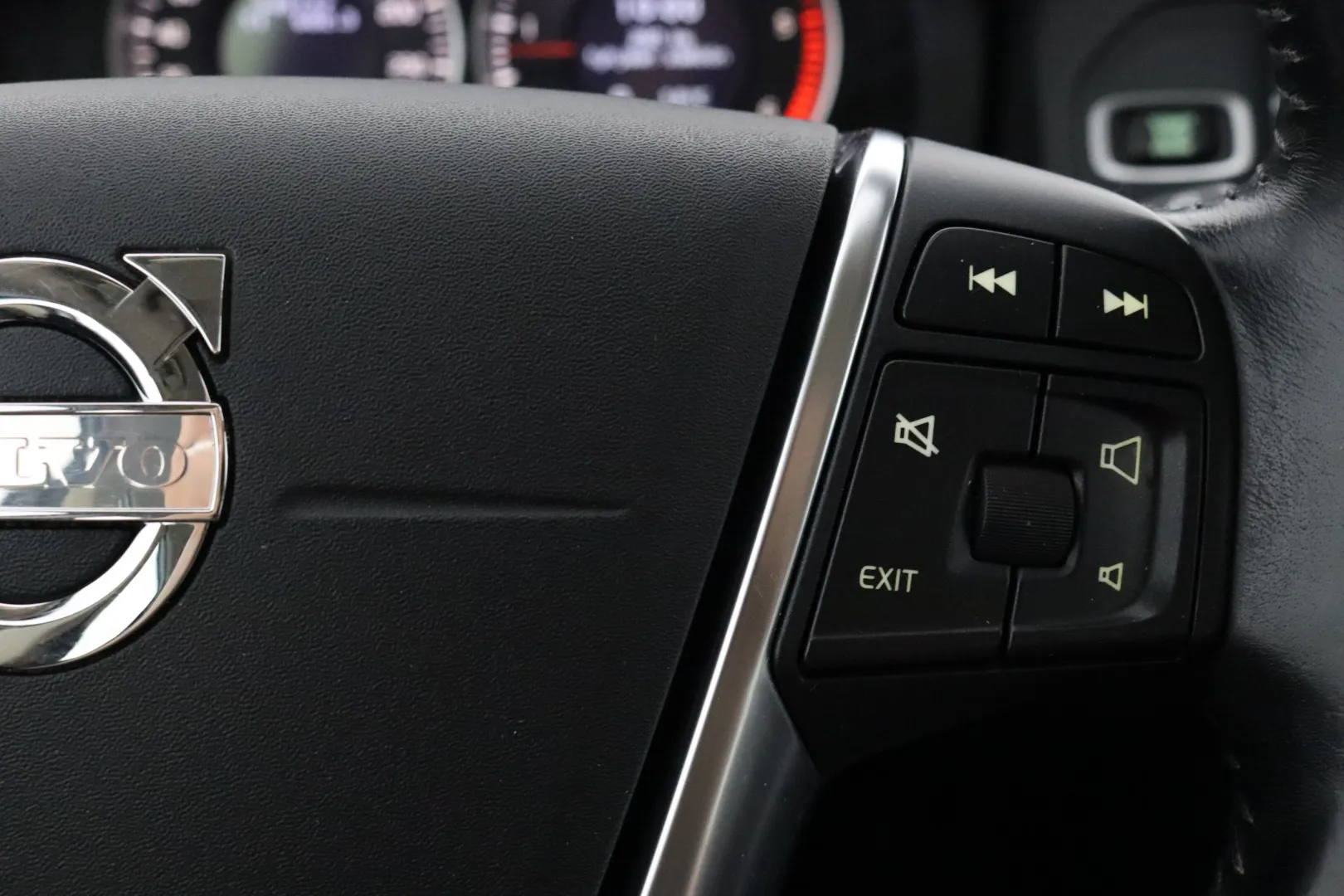 VOLVO XC60 SKO-515 carousel image
