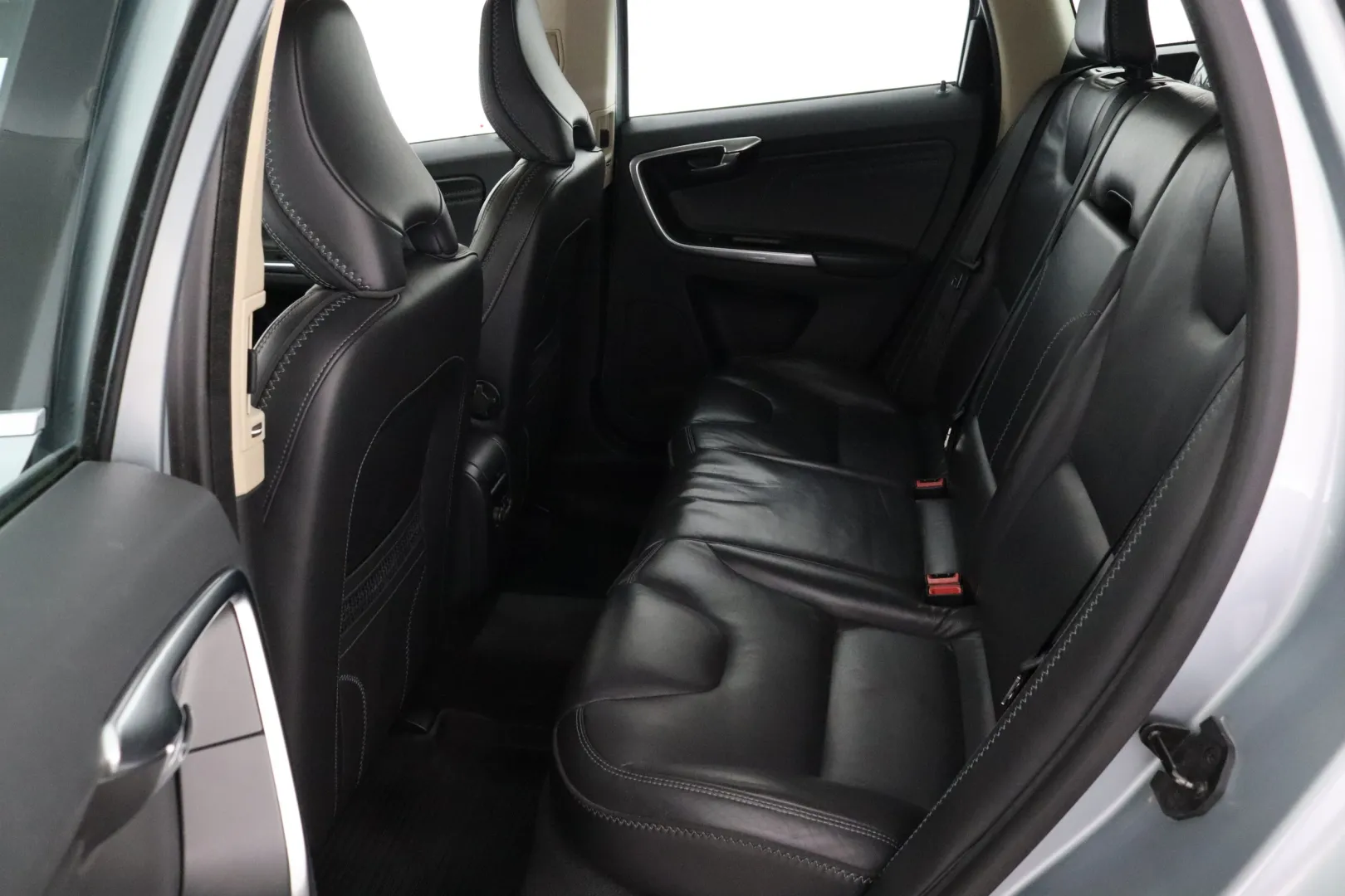 VOLVO XC60 SKO-515 carousel image