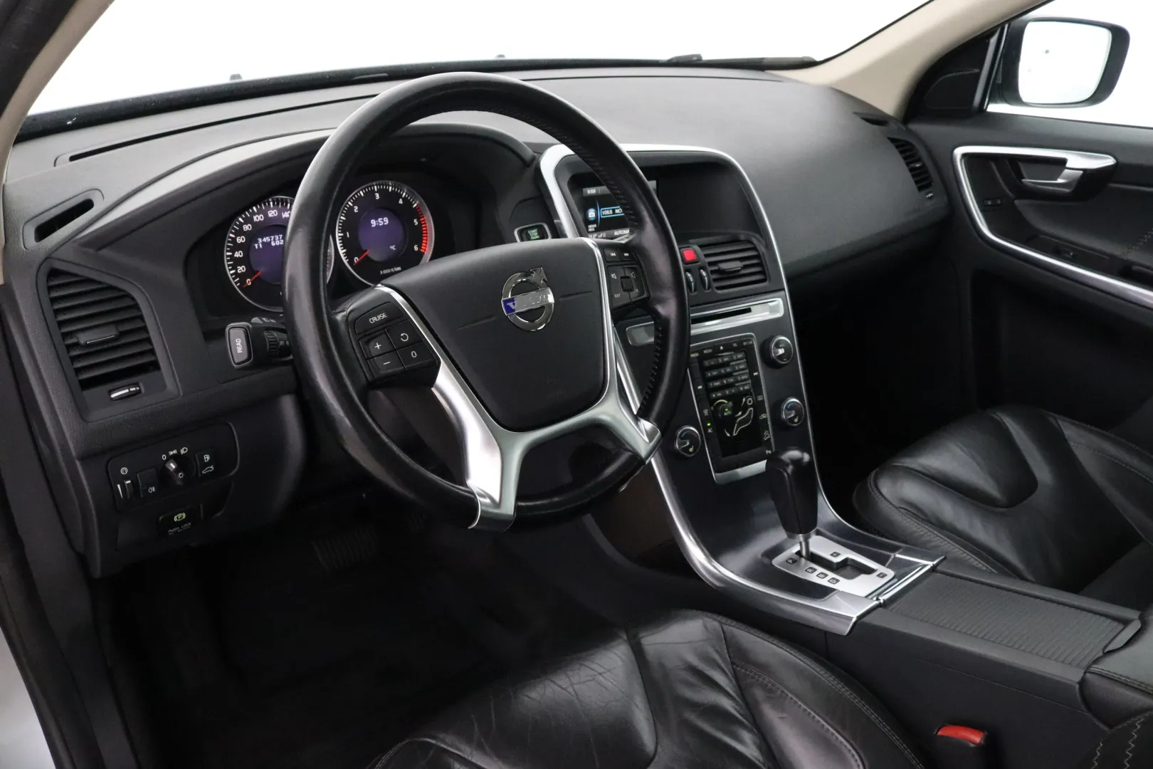 VOLVO XC60 SKO-515 carousel image