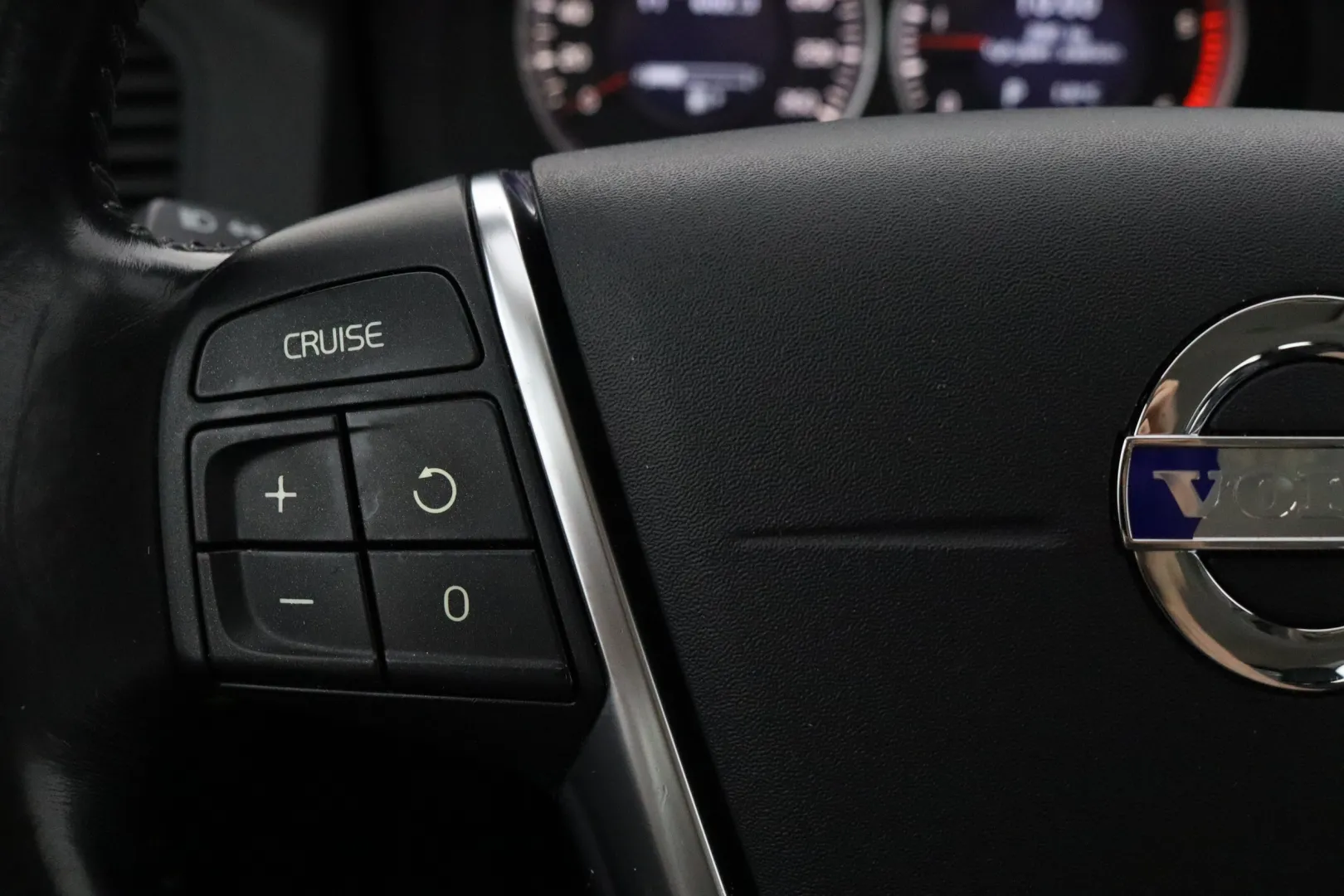 VOLVO XC60 SKO-515 carousel image