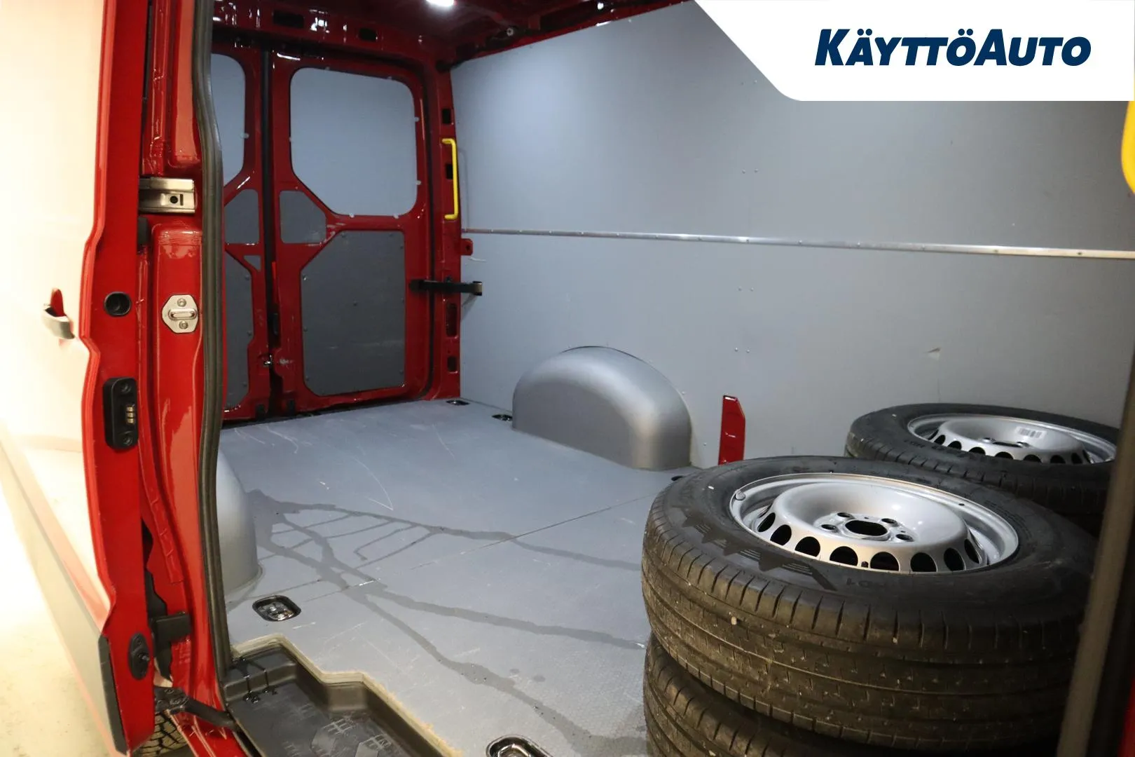 Volkswagen Crafter IRC-162 carousel image