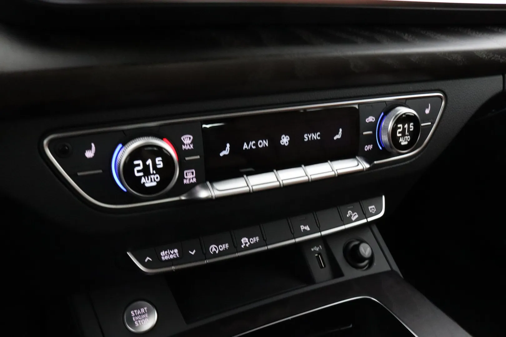 AUDI Q5 RVA-807 carousel image