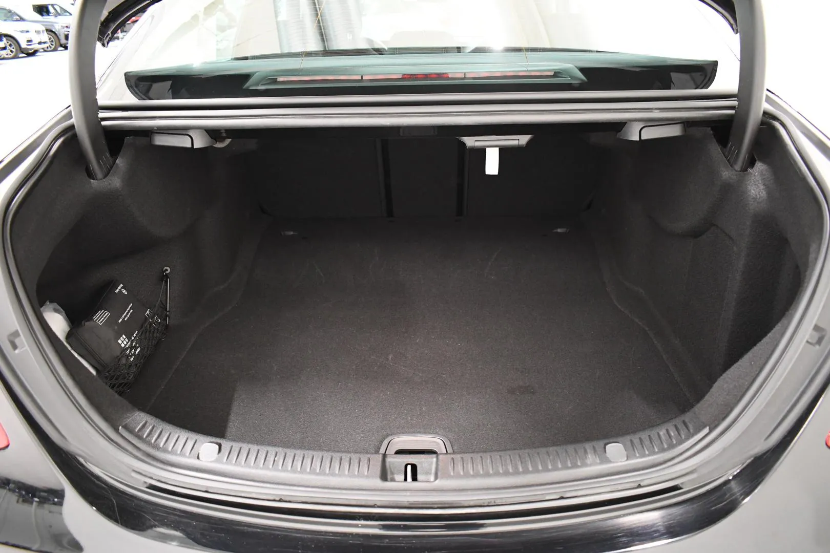 MERCEDES-BENZ E 220 d 4MATIC KTT-487 carousel image