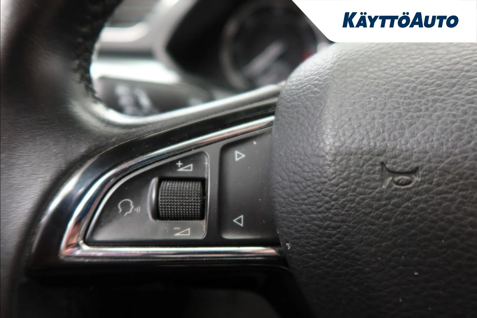 SKODA Superb XNO-375 carousel image