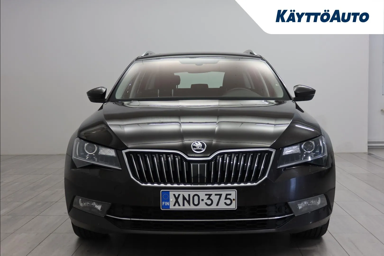 SKODA Superb XNO-375 carousel image