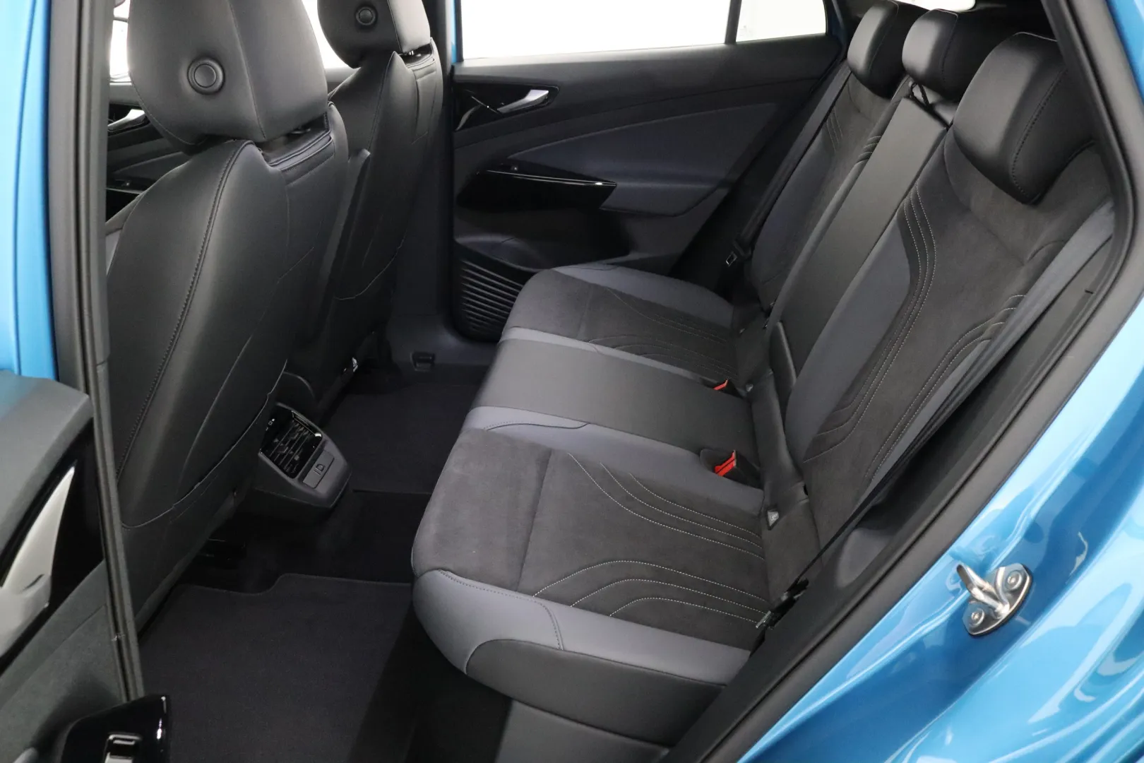 Volkswagen ID.4 CSG-140 carousel image