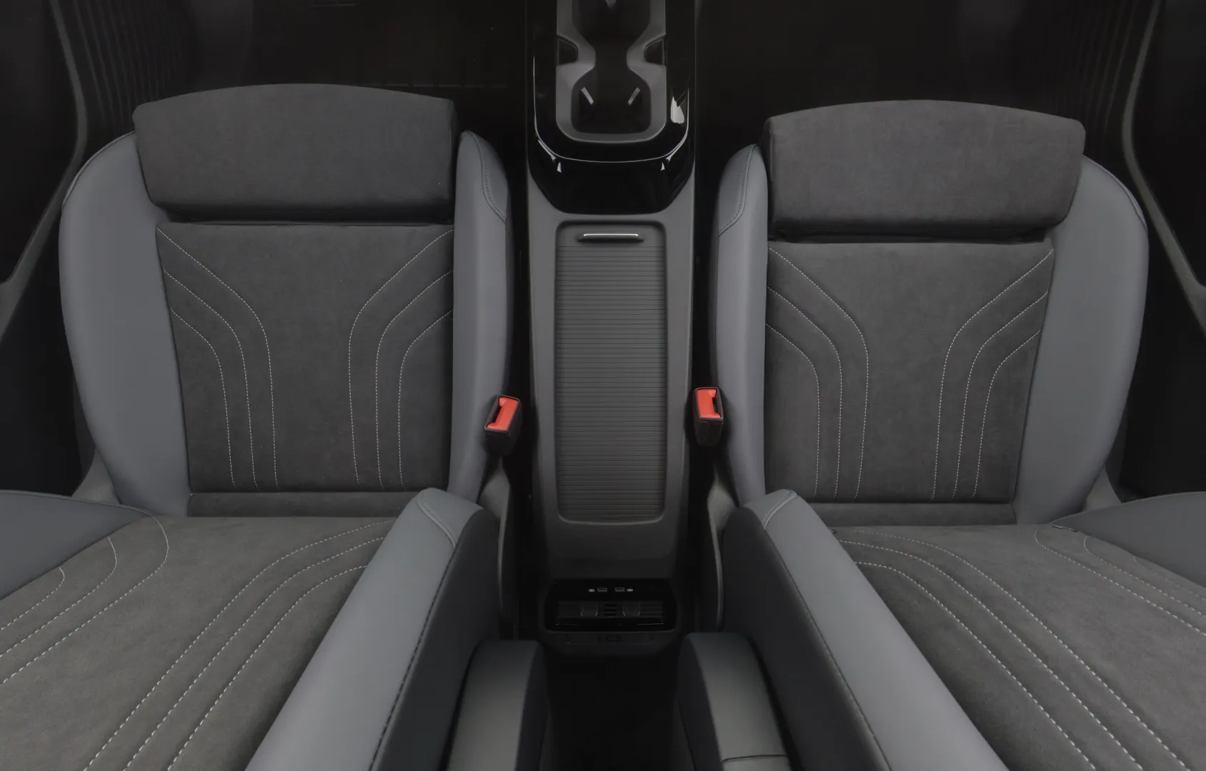 Volkswagen ID.4 CSG-140 carousel image