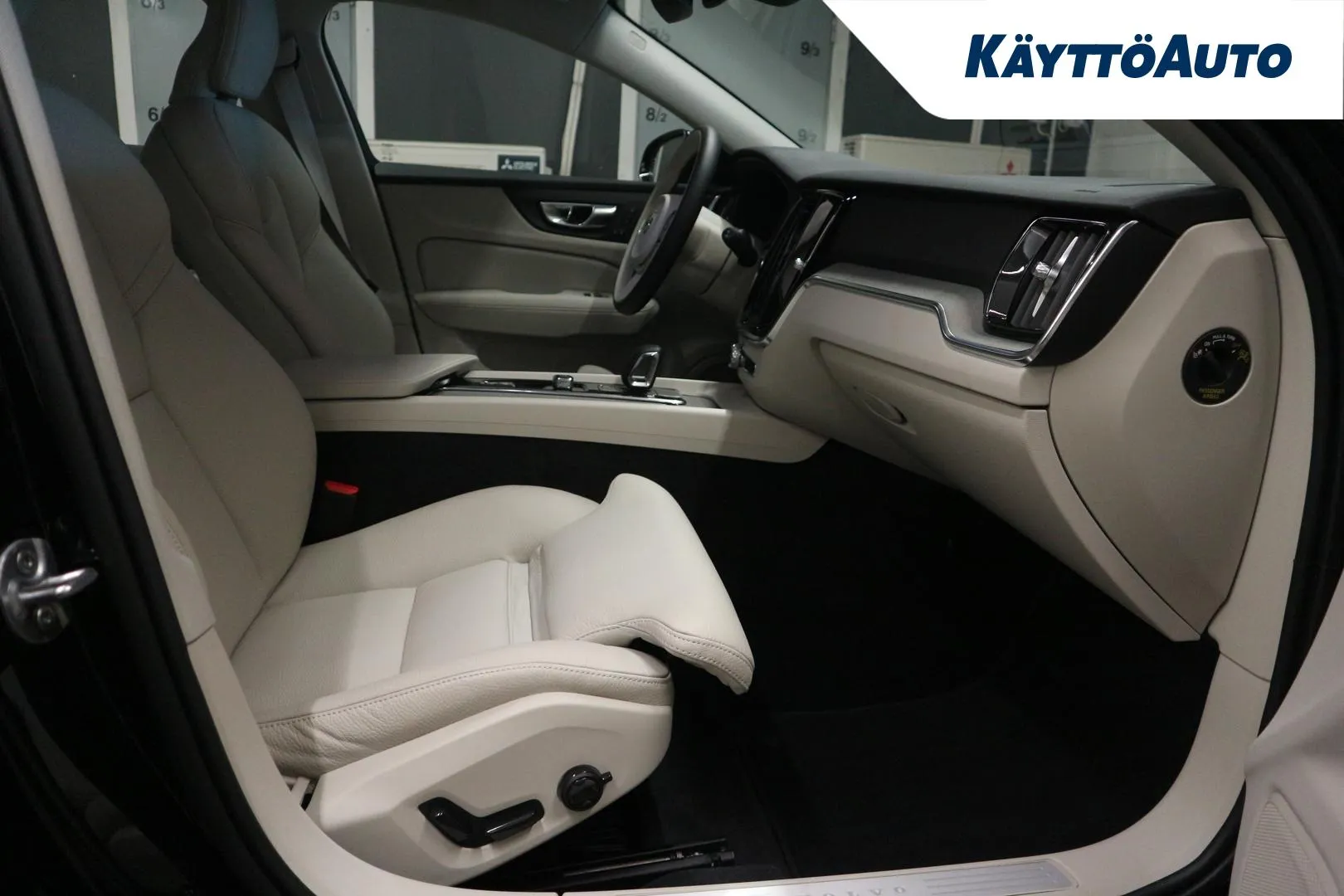 VOLVO V60 JMS-342 carousel image