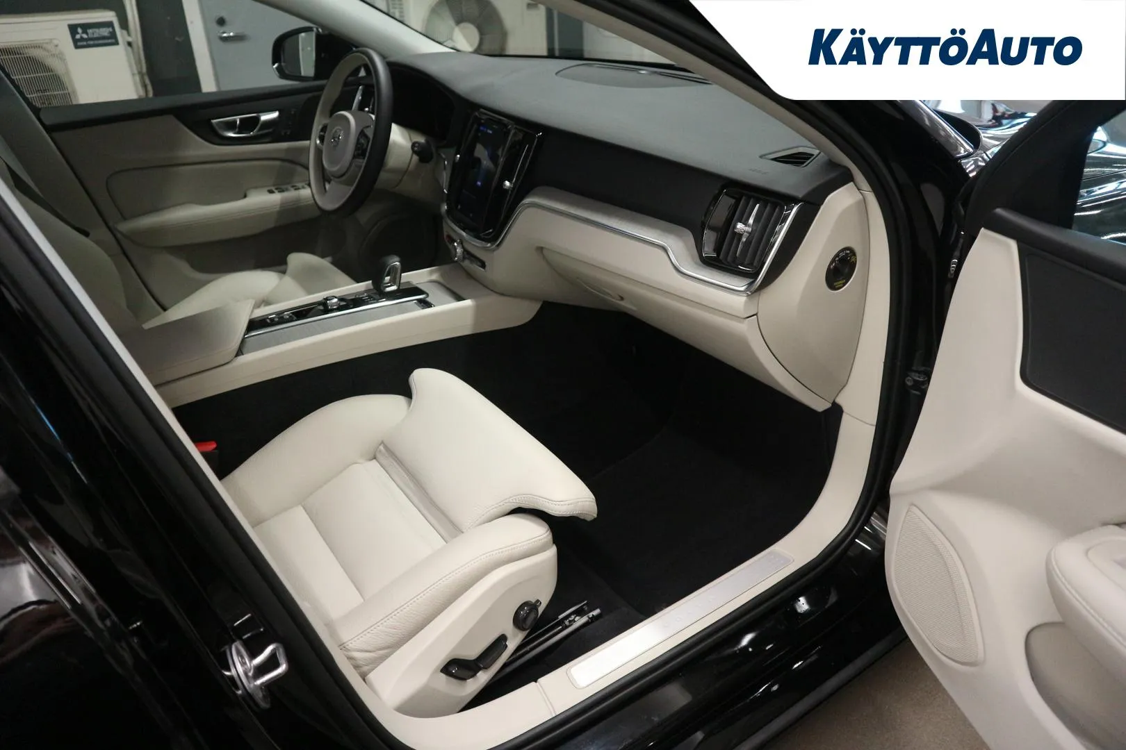 VOLVO V60 JMS-342 carousel image