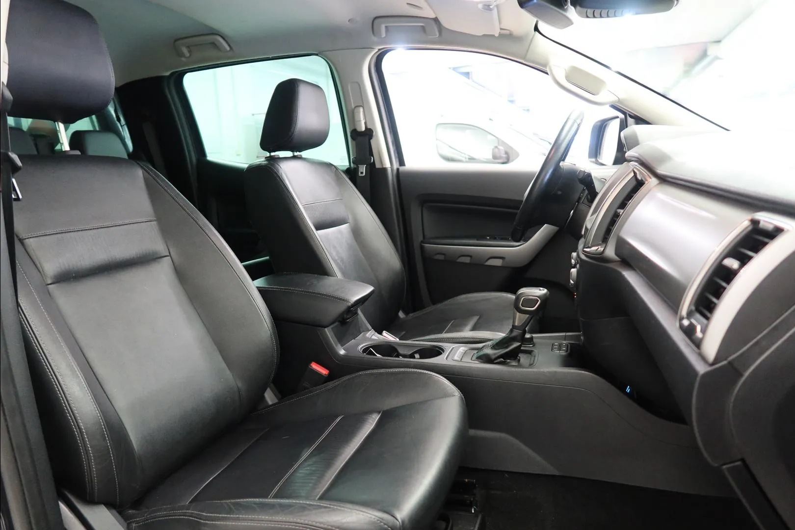 FORD Ranger MUY-461 carousel image