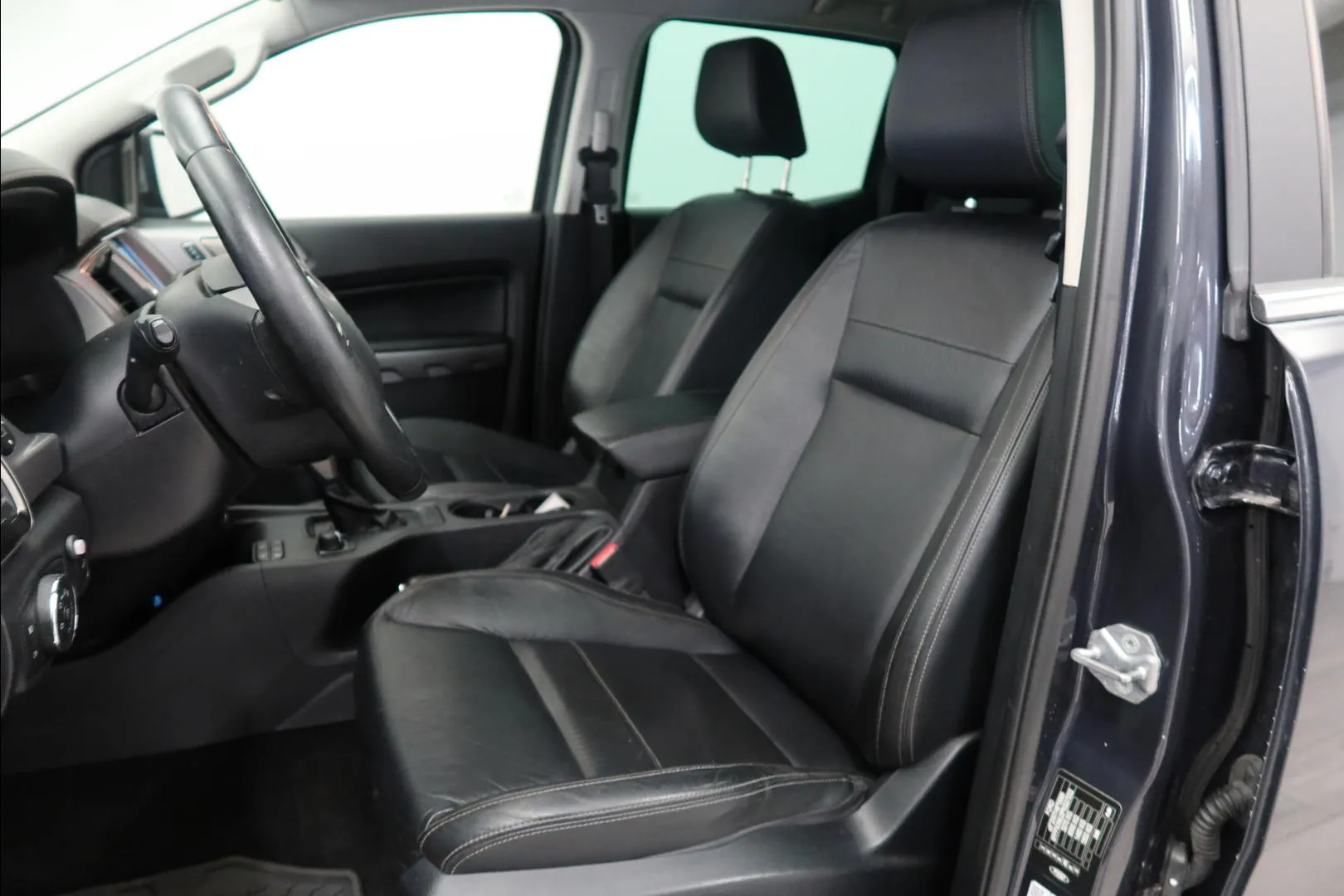 FORD Ranger MUY-461 carousel image