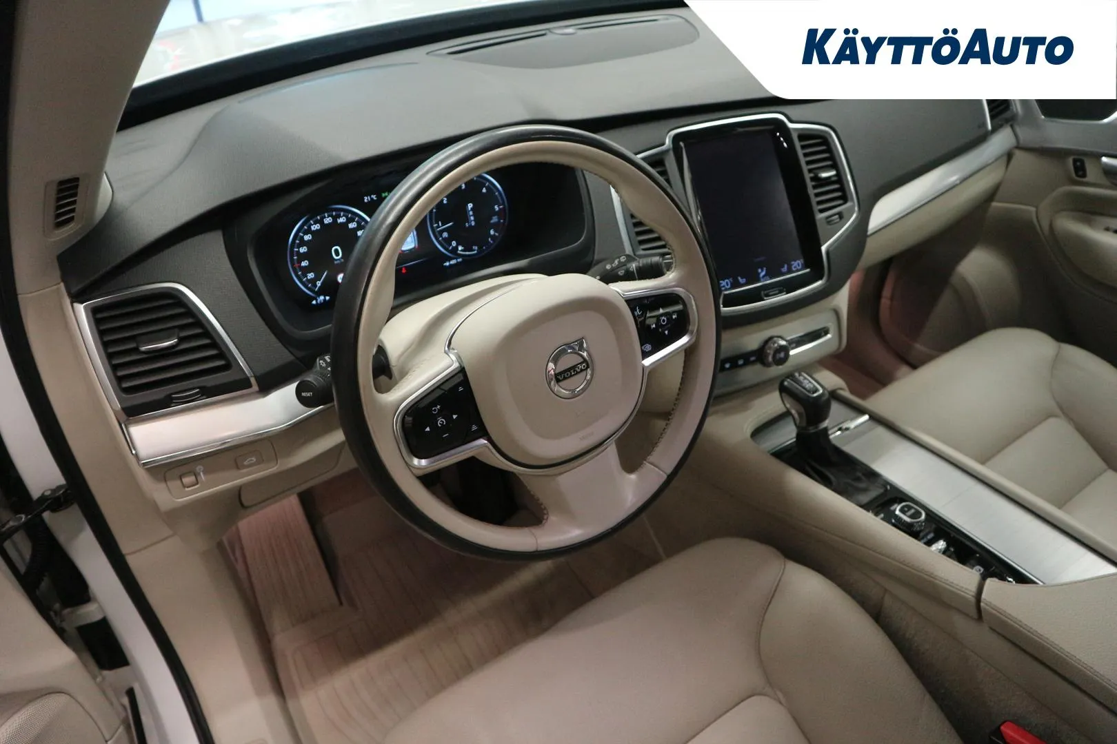 VOLVO XC90 NKA-241 carousel image