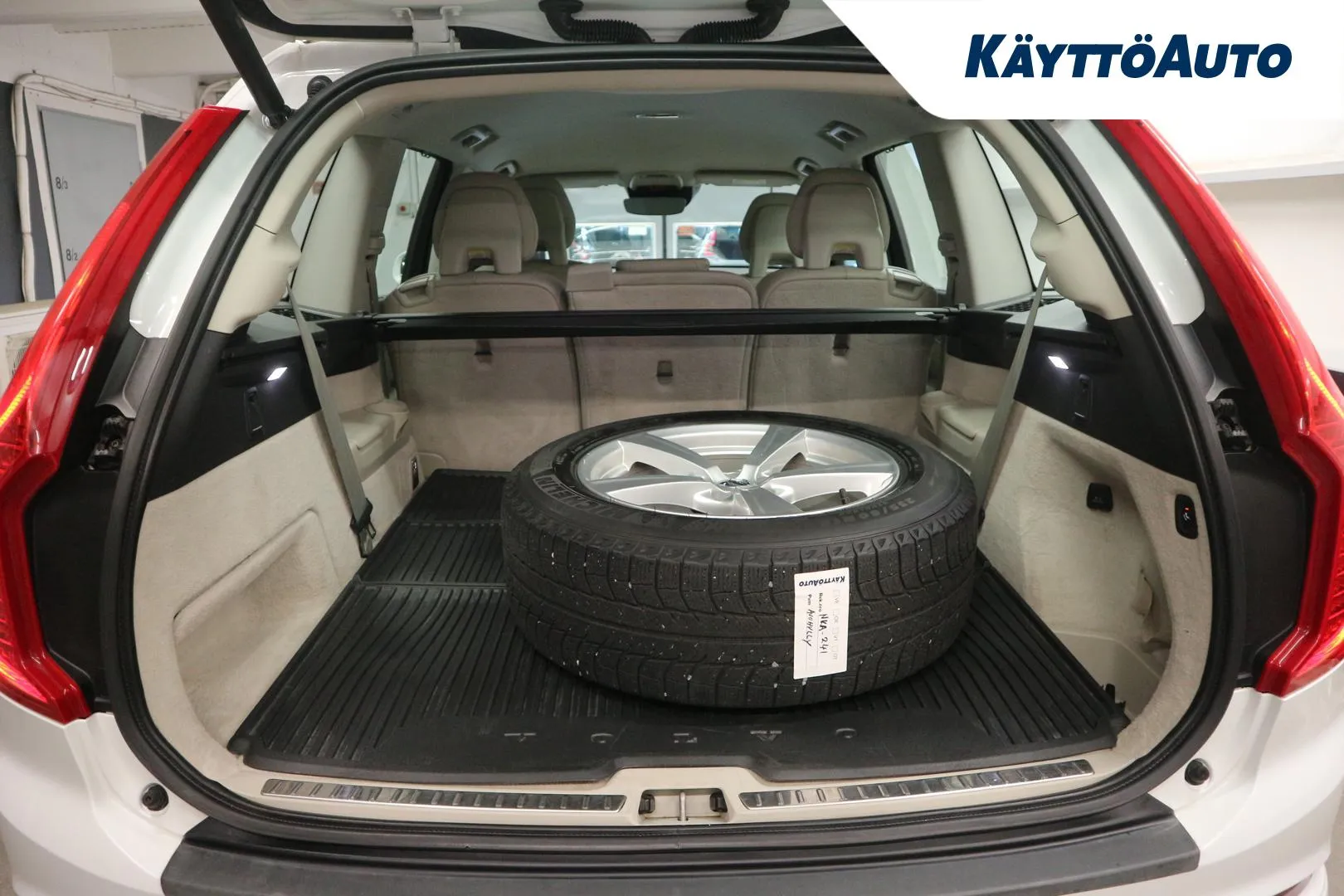 VOLVO XC90 NKA-241 carousel image