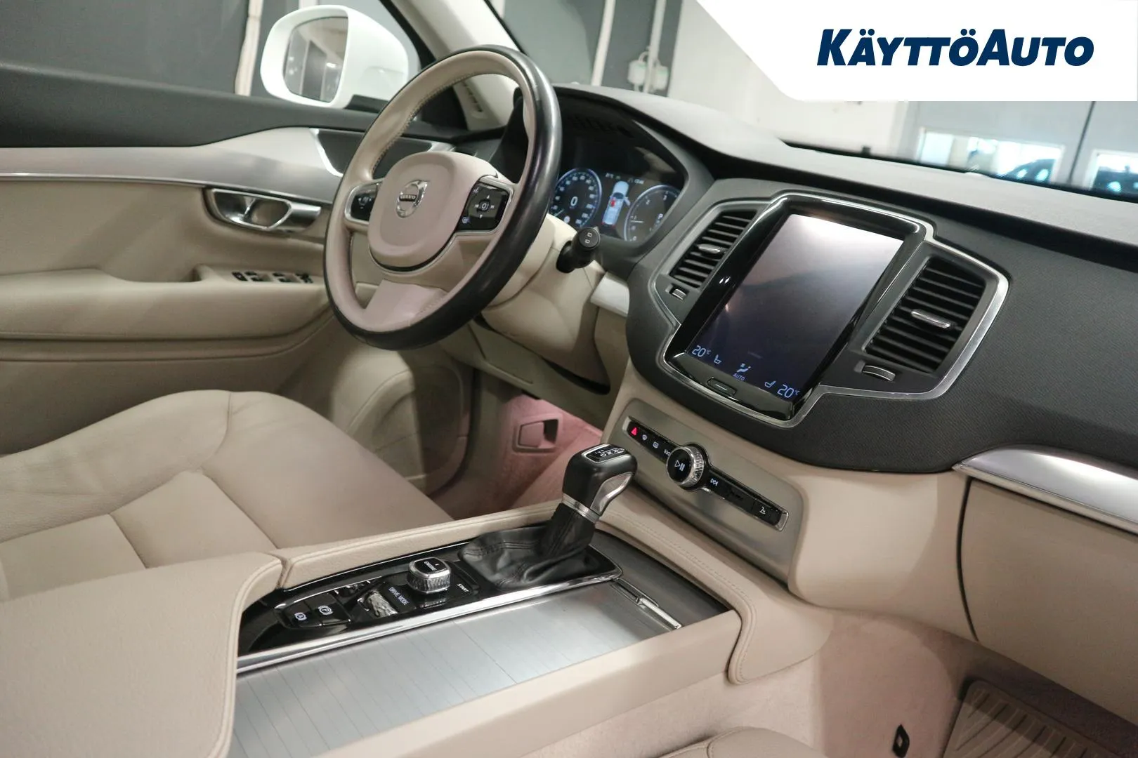 VOLVO XC90 NKA-241 carousel image