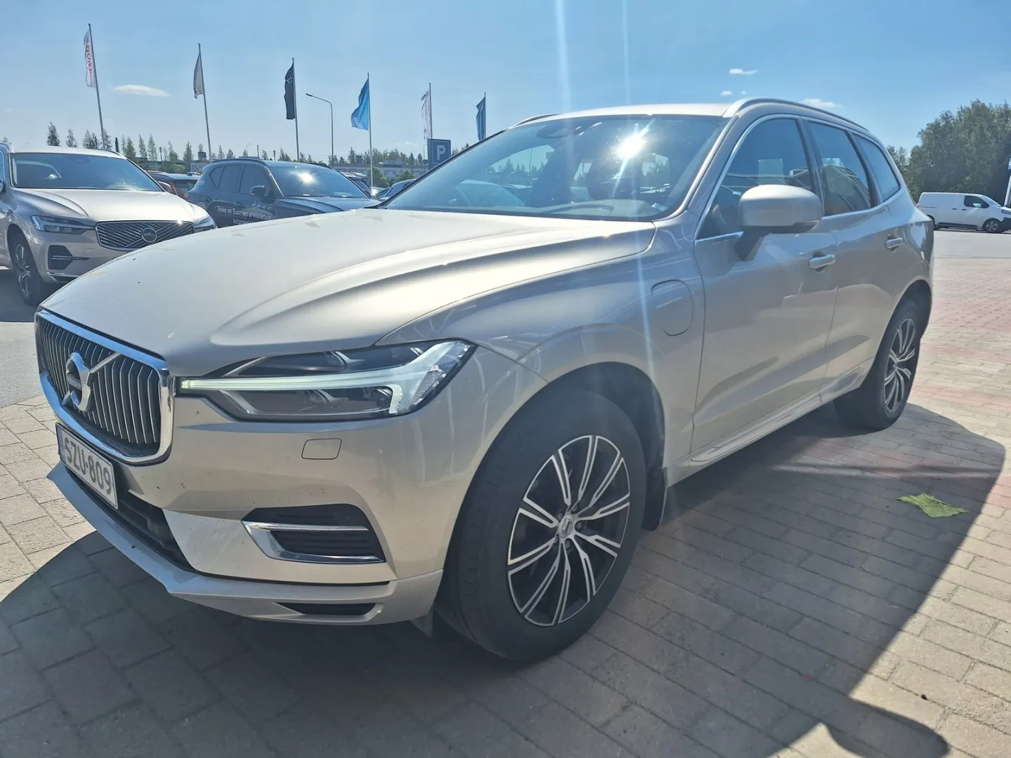 VOLVO XC60 SZU-809 carousel image