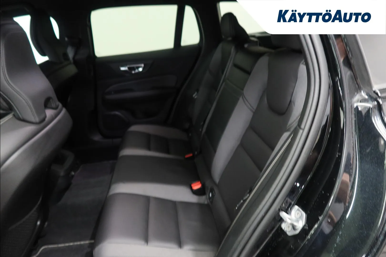 VOLVO V60 GOE-818 carousel image