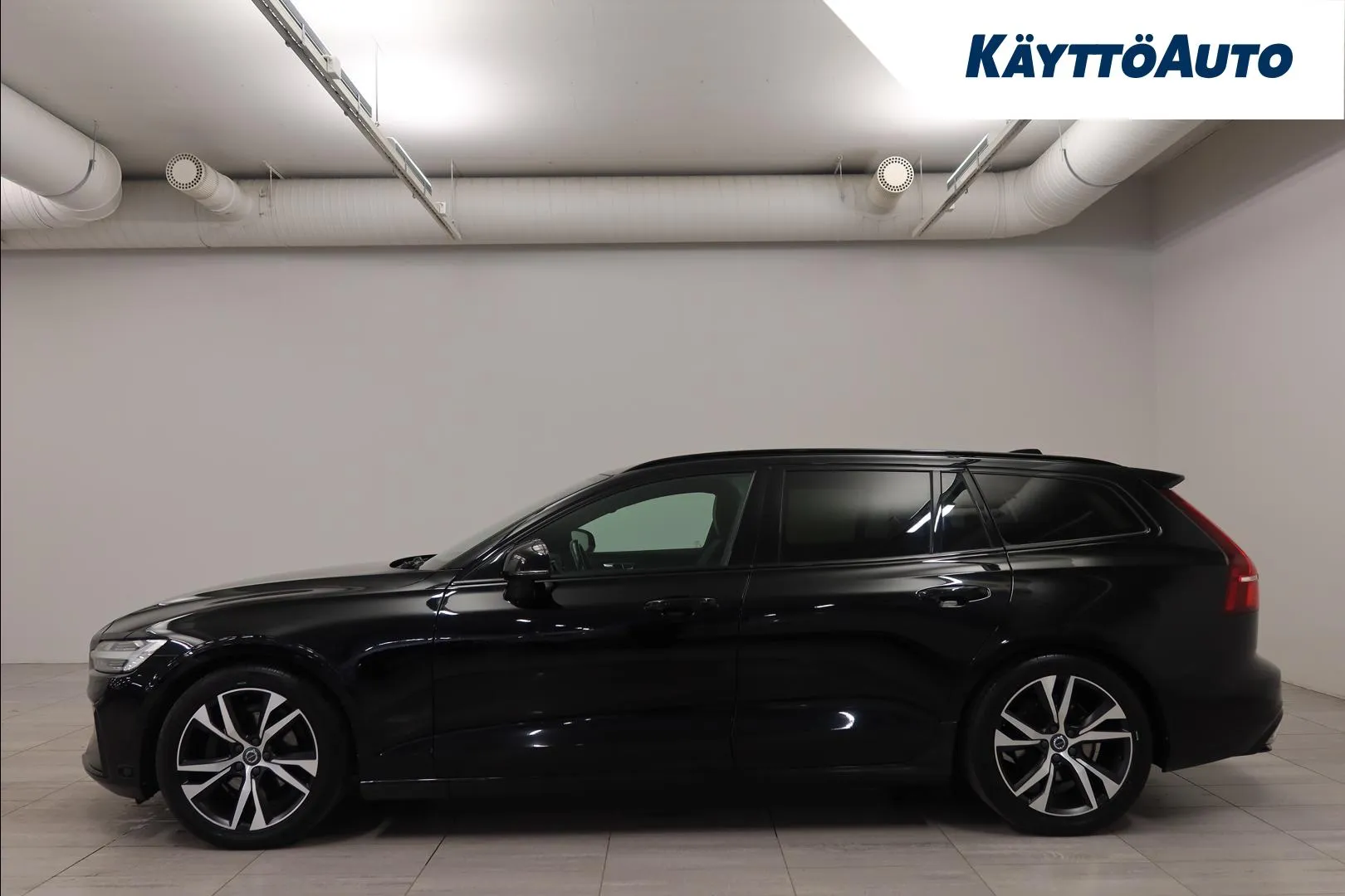 VOLVO V60 GOE-818 carousel image