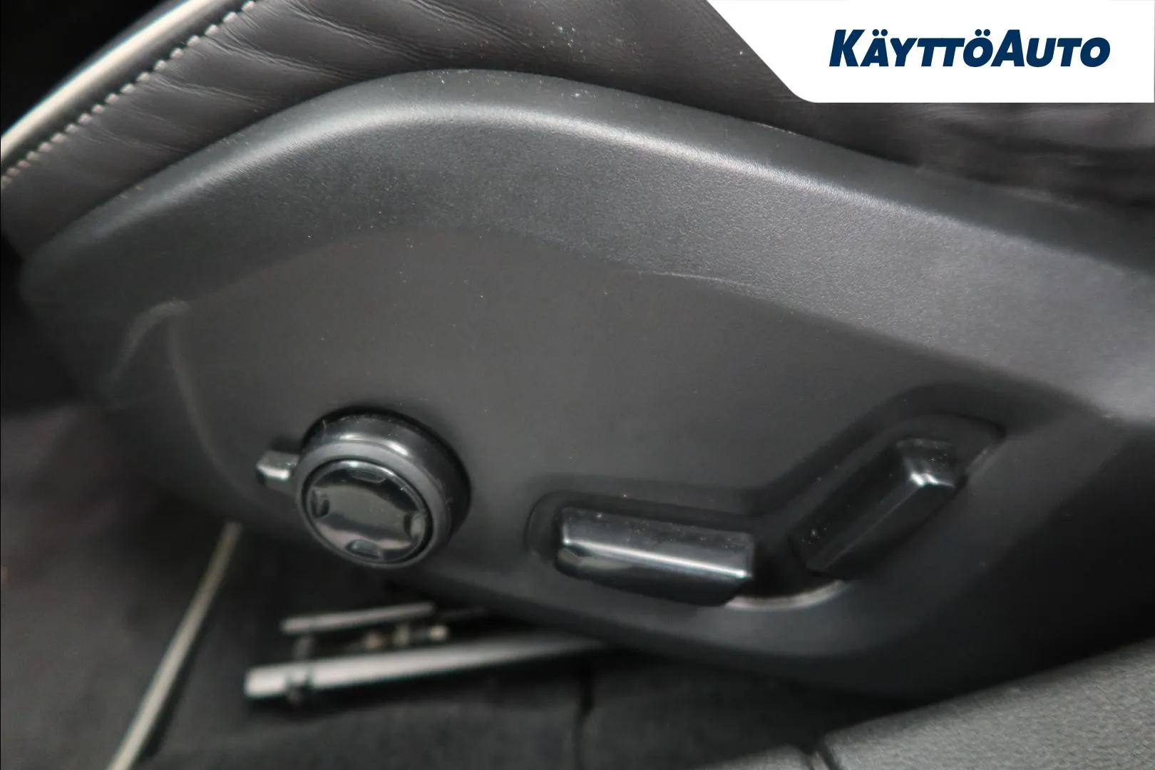 VOLVO V60 GOE-818 carousel image