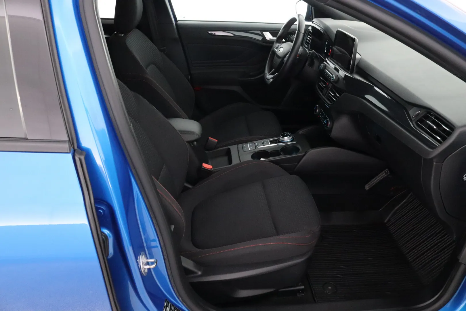 FORD Focus LOV-733 carousel image