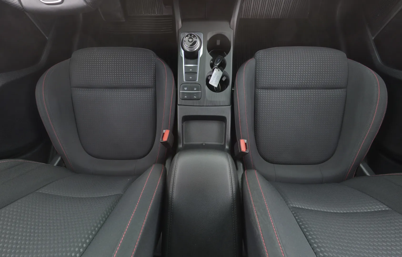 FORD Focus LOV-733 carousel image