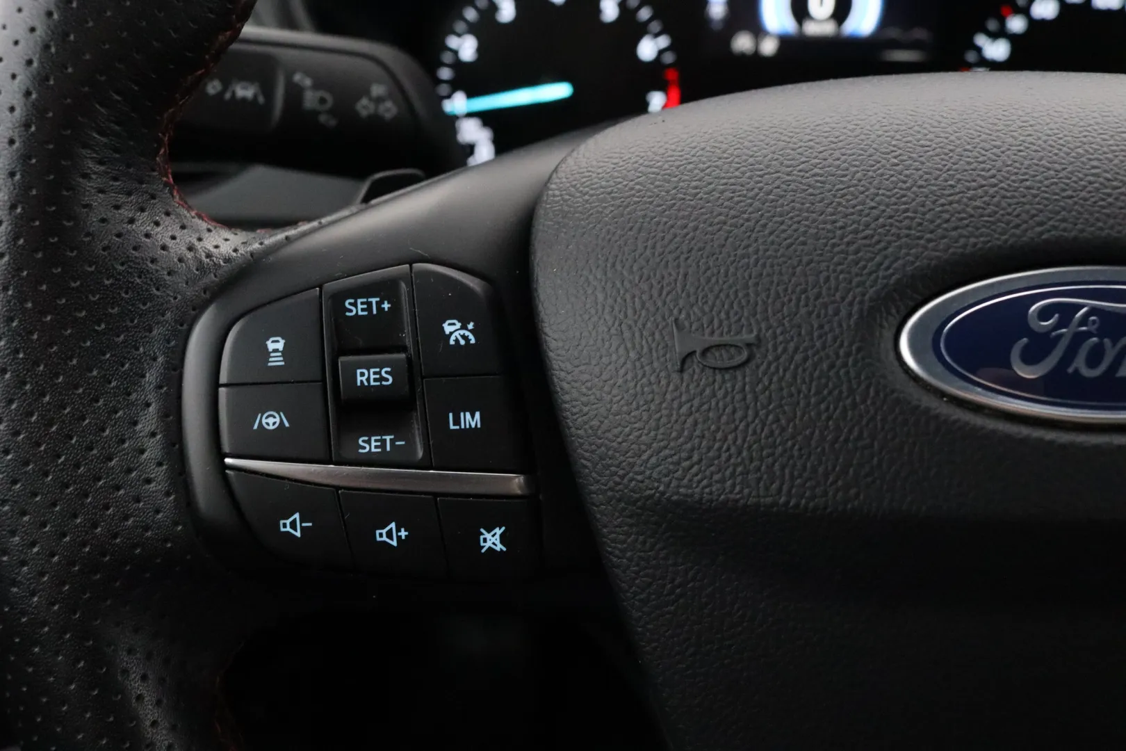FORD Focus LOV-733 carousel image