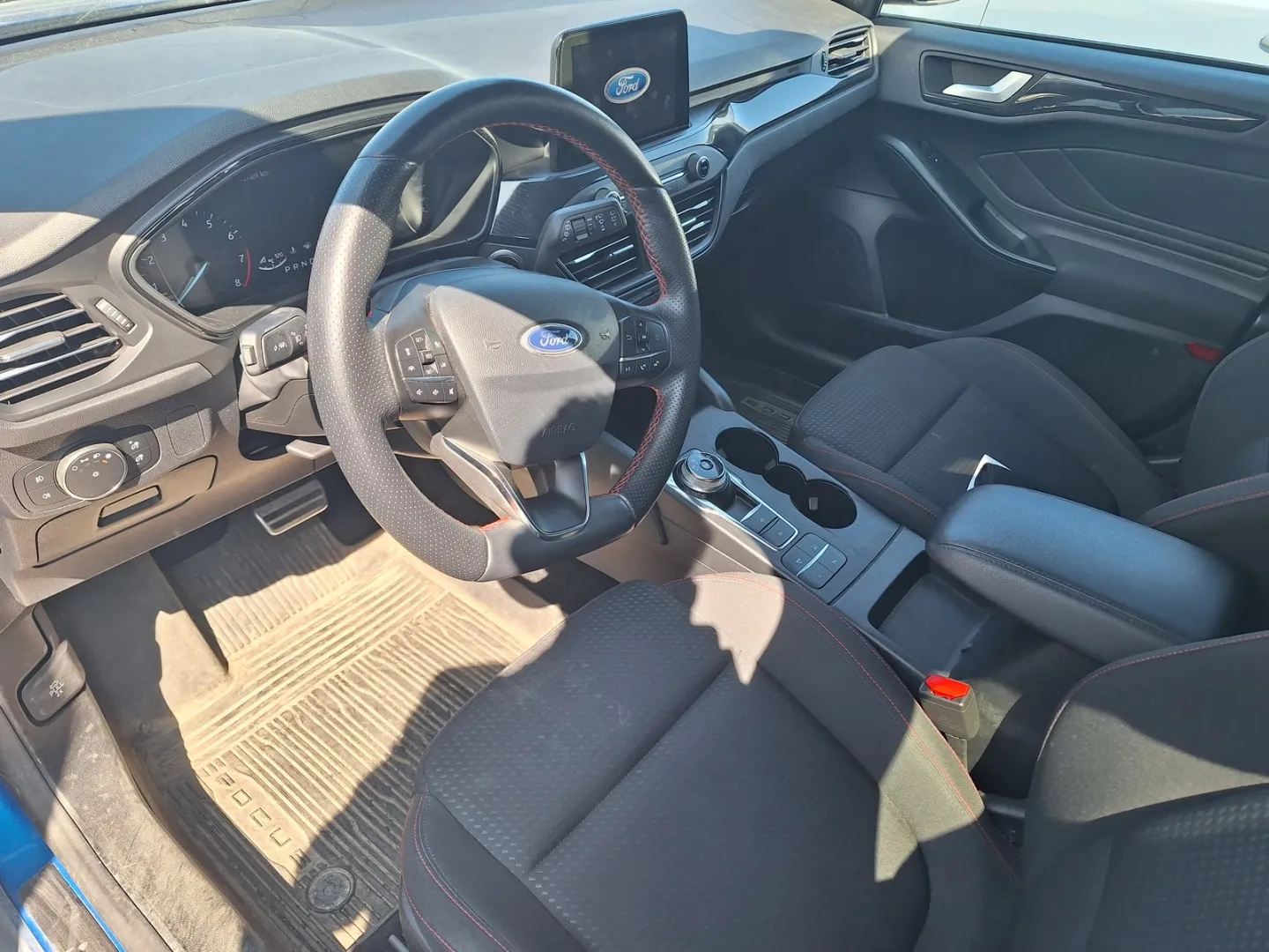 FORD Focus LOV-733 carousel image