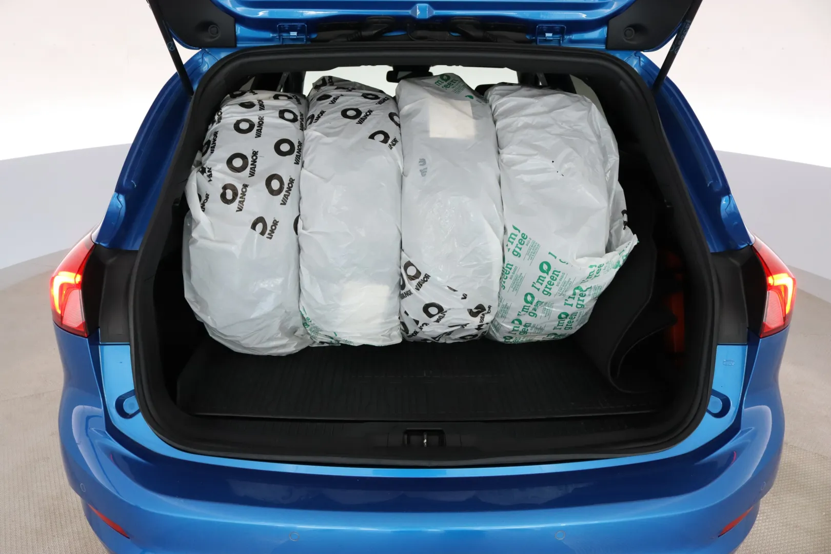 FORD Focus LOV-733 carousel image