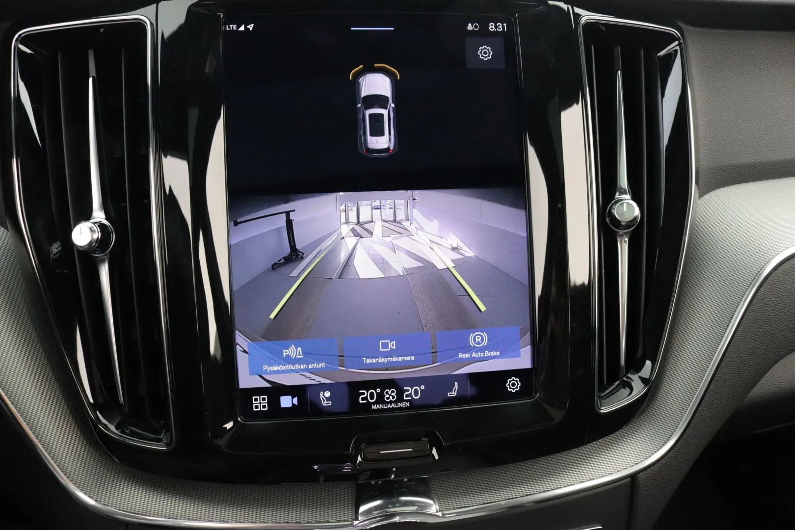 VOLVO XC60 XRT-637 carousel image