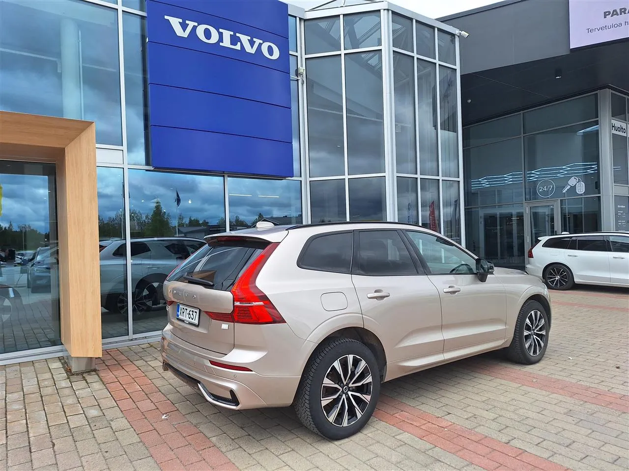 VOLVO XC60 XRT-637 carousel image